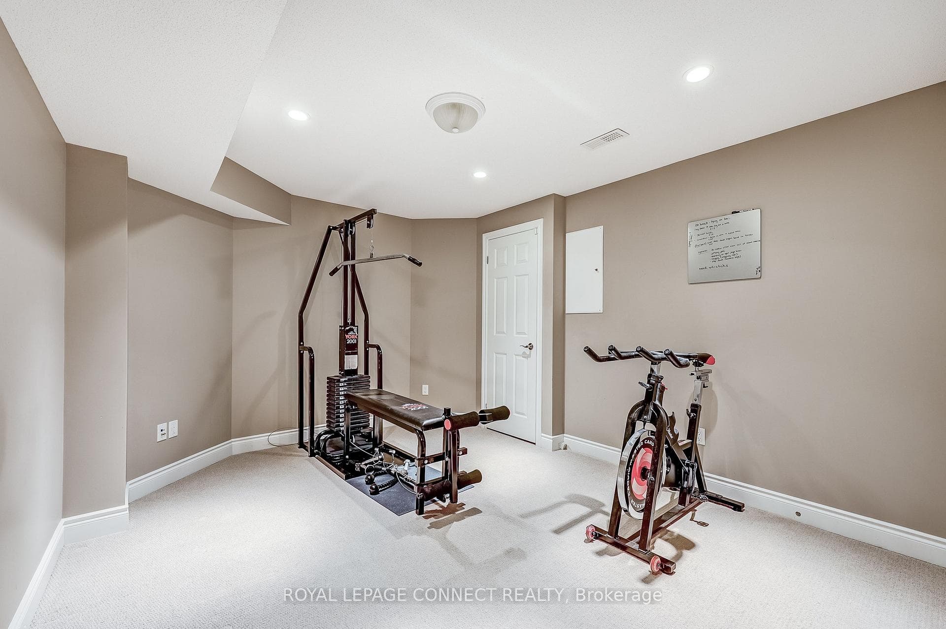 2239 Pindar Crescent photo 34