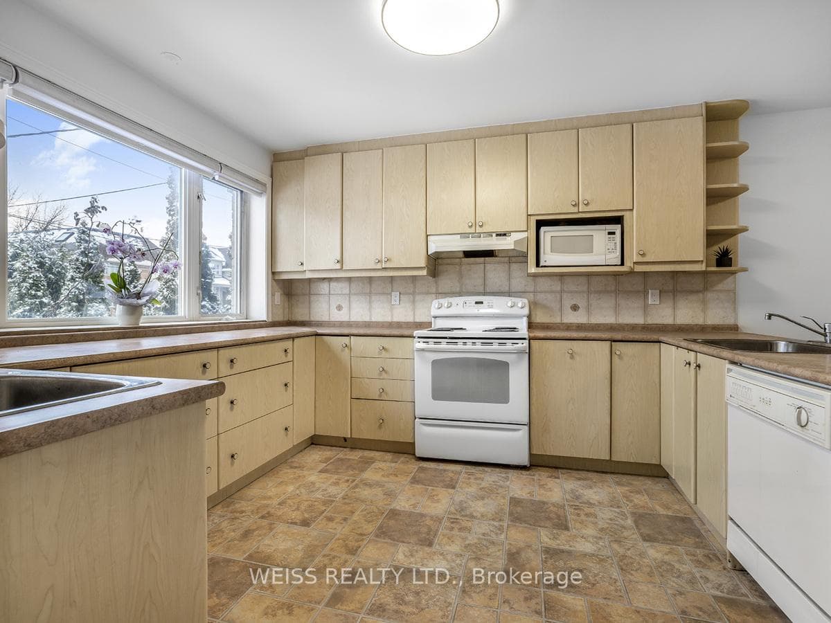 98 Frontenac Avenue photo 16