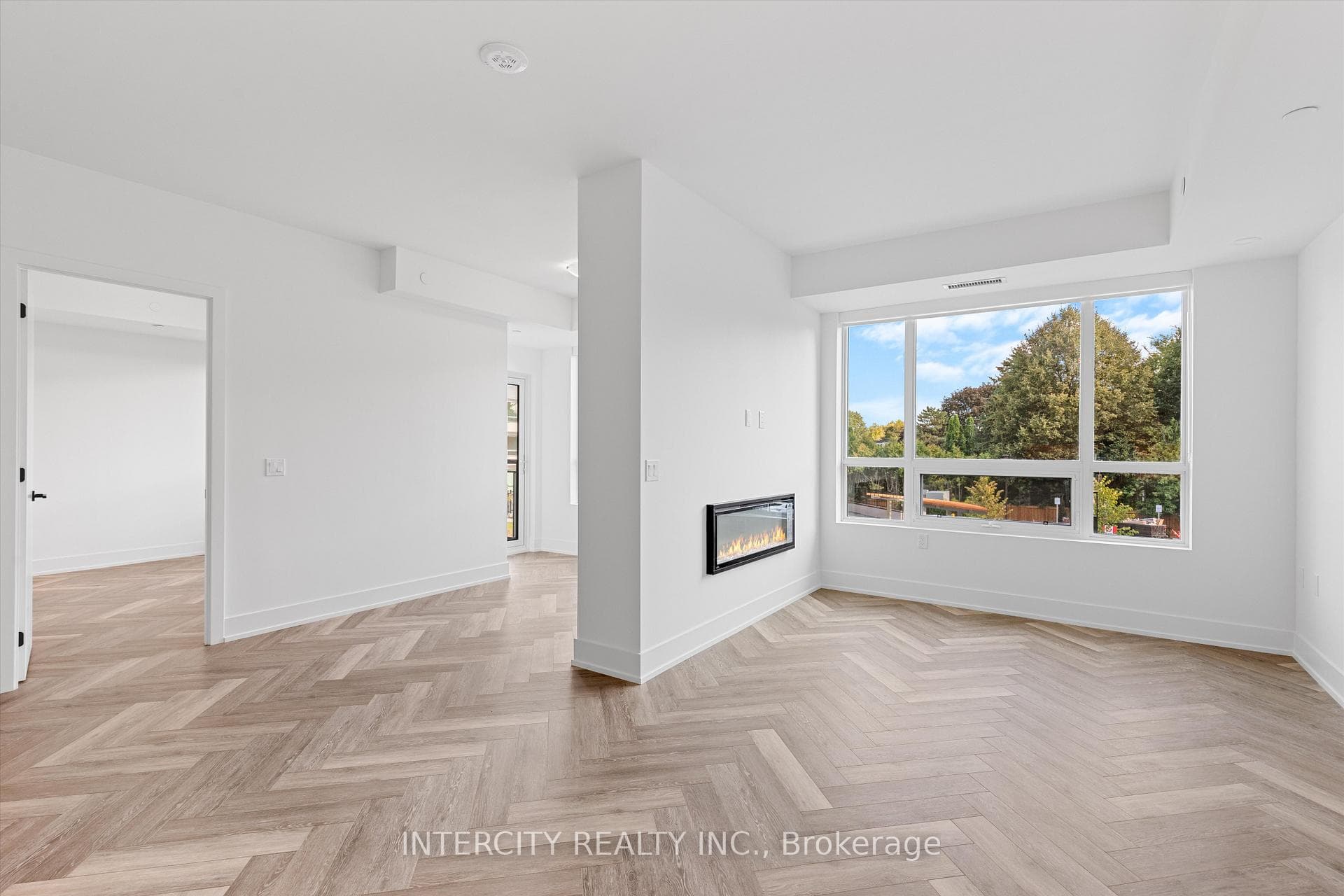 2075 King Road Unit 205 photo 9