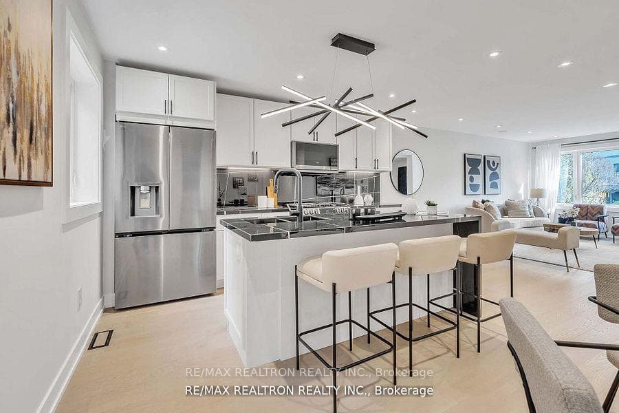 254 Hastings Avenue photo 13
