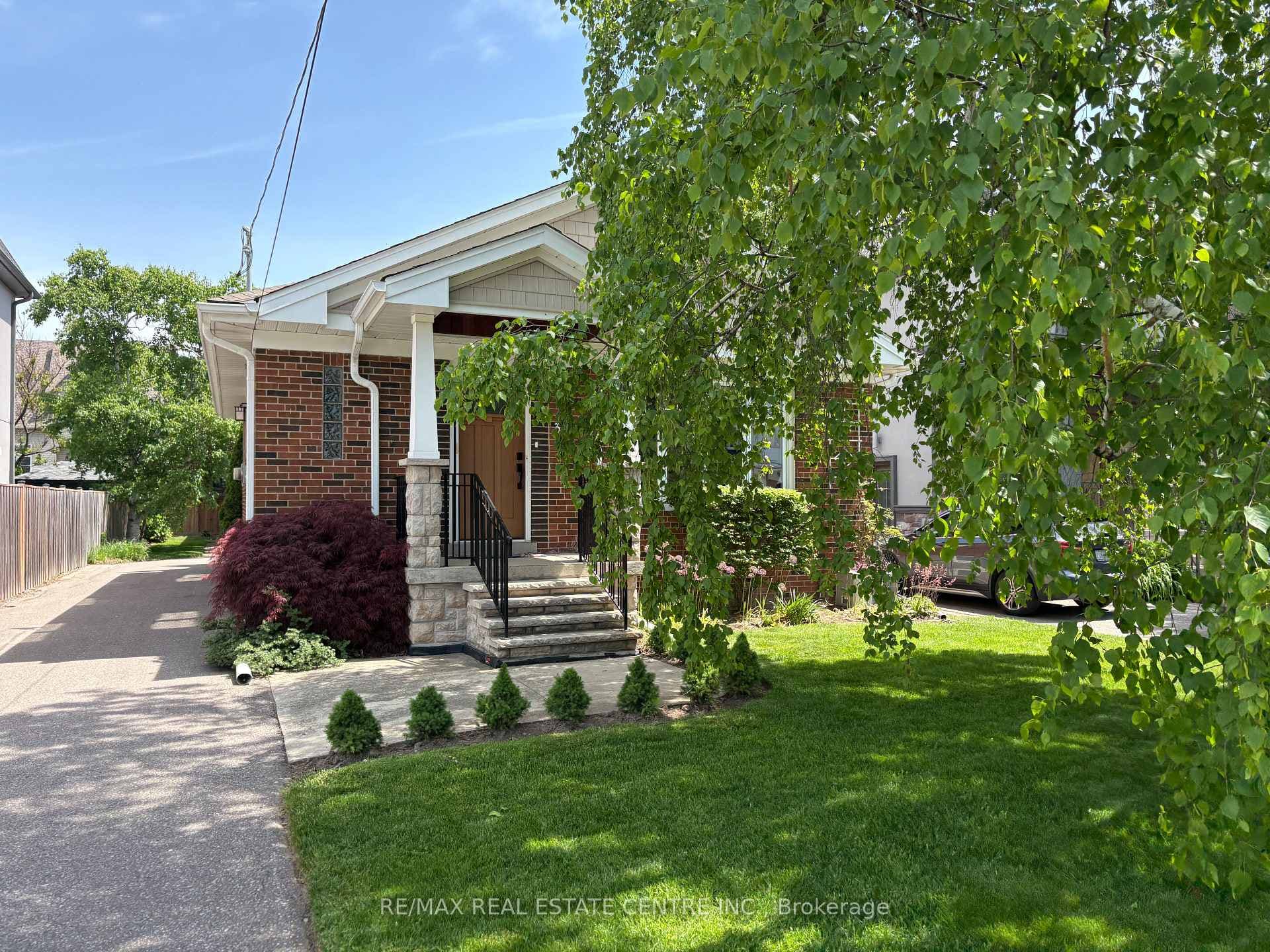 37 Maple Avenue photo 3