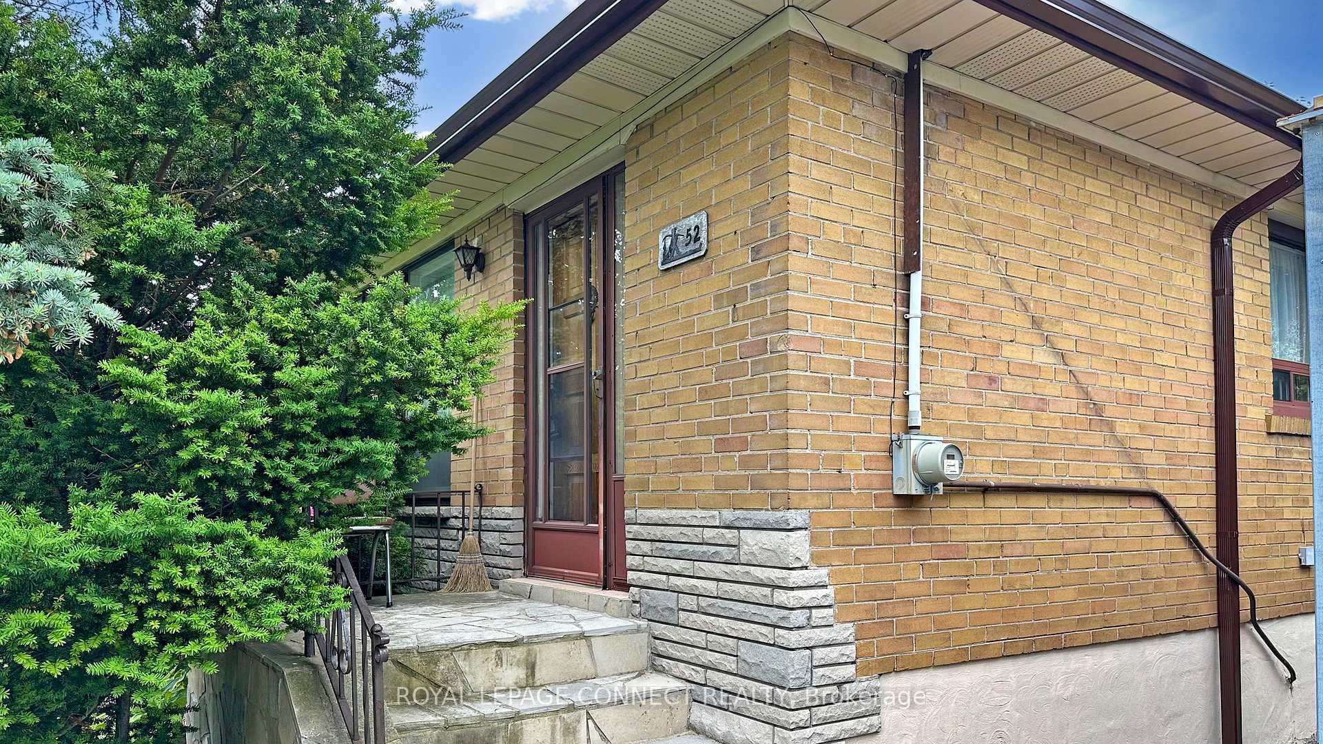 52 Slan Avenue photo 3