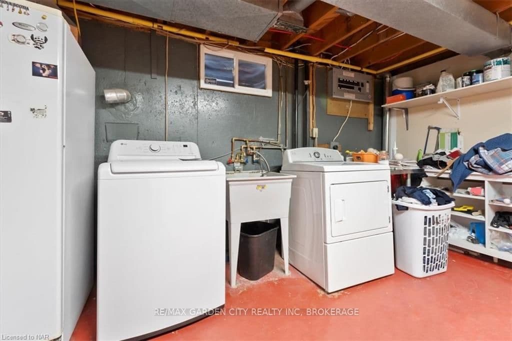 67 LOUIS Avenue photo 24