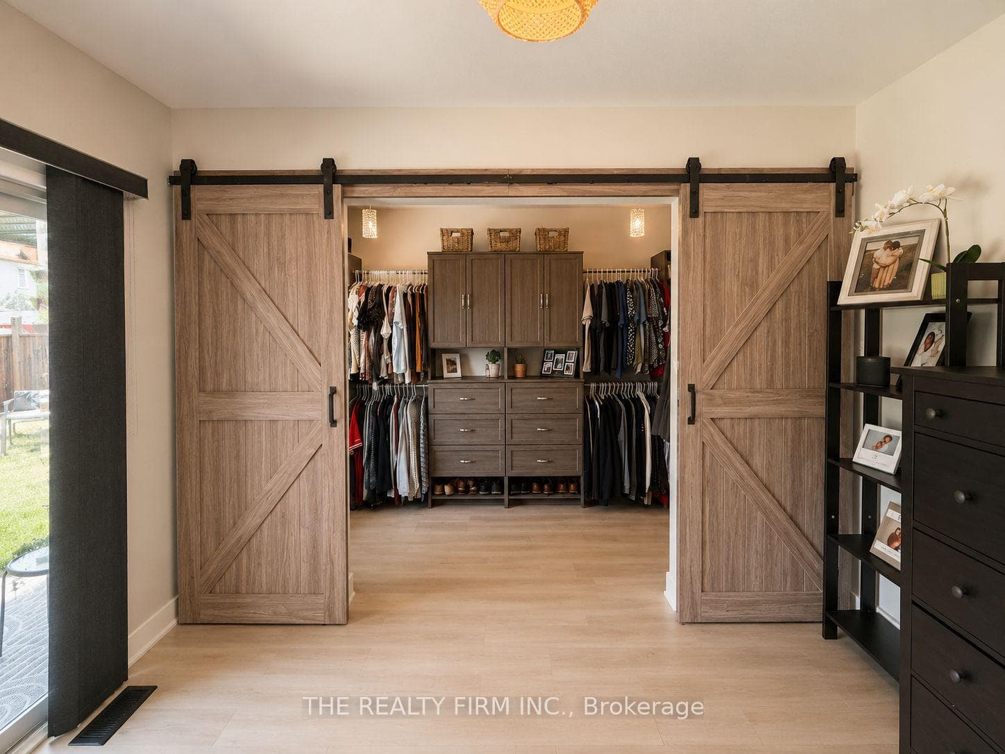 Primary Walkin closet