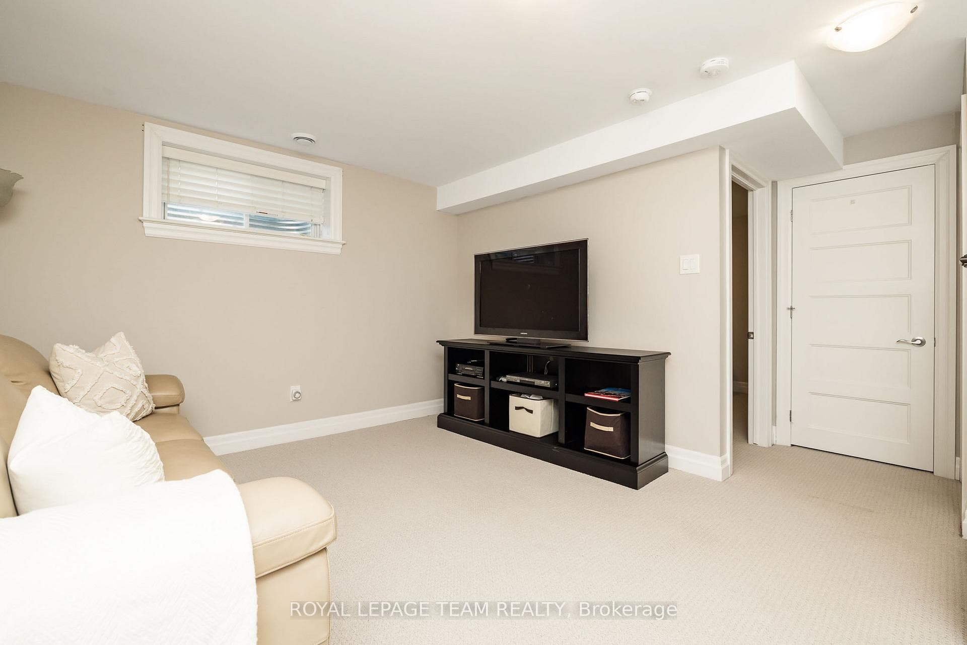 135 Tradewinds Crescent photo 28