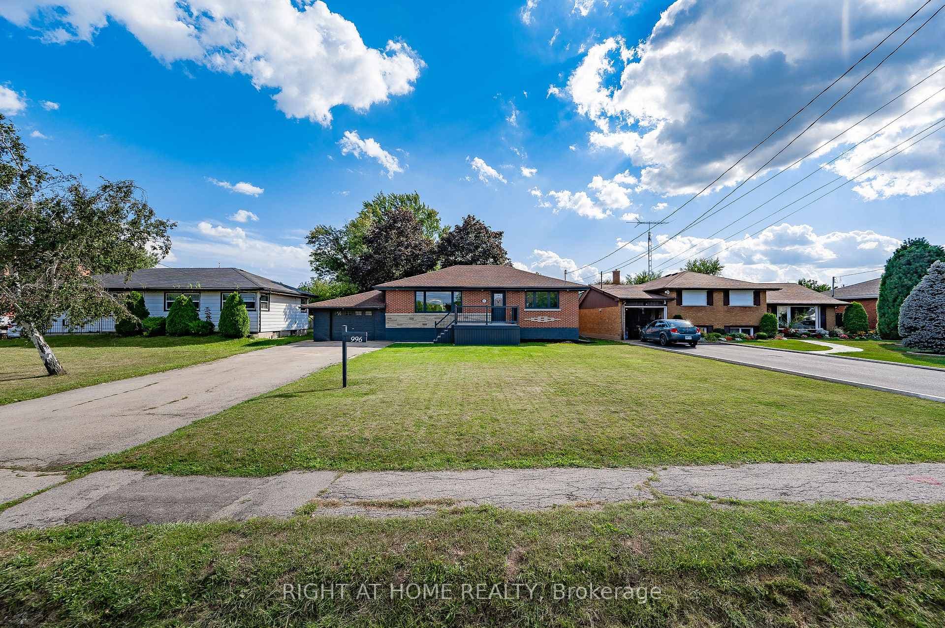 996 Barton Street photo 1