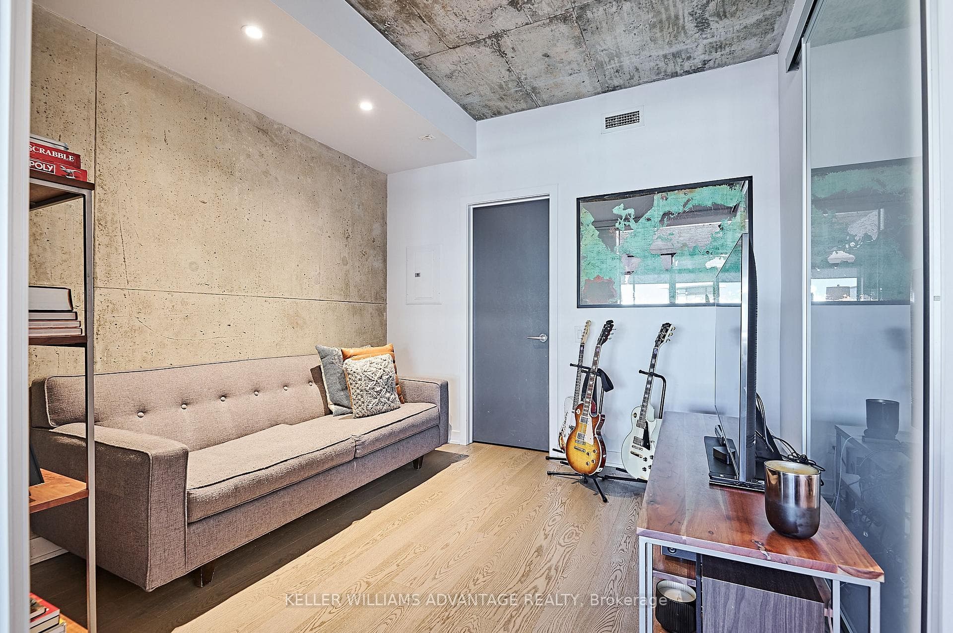319 Carlaw Avenue Unit 1006 photo 11