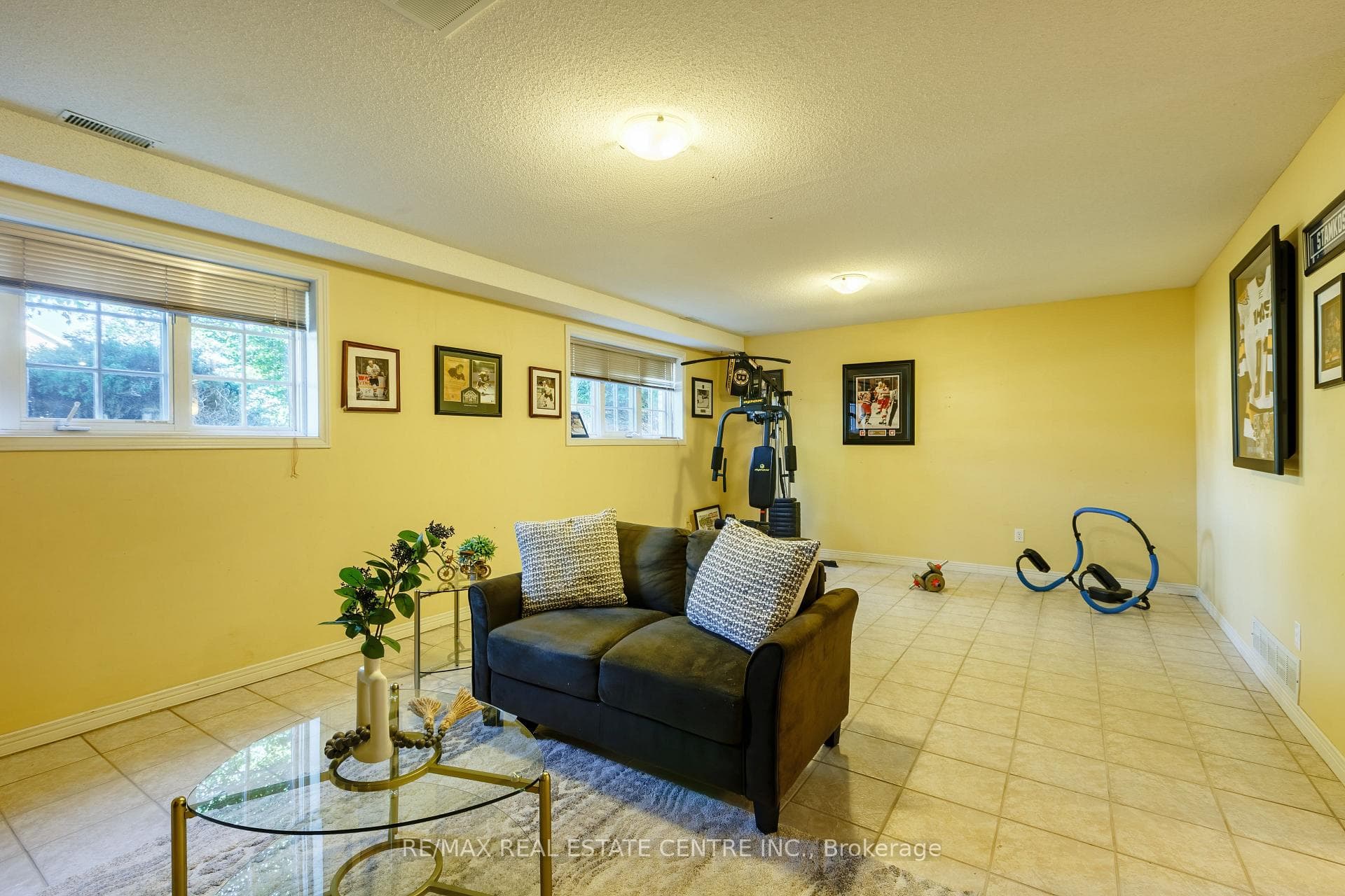 591 Bentinck Drive photo 18