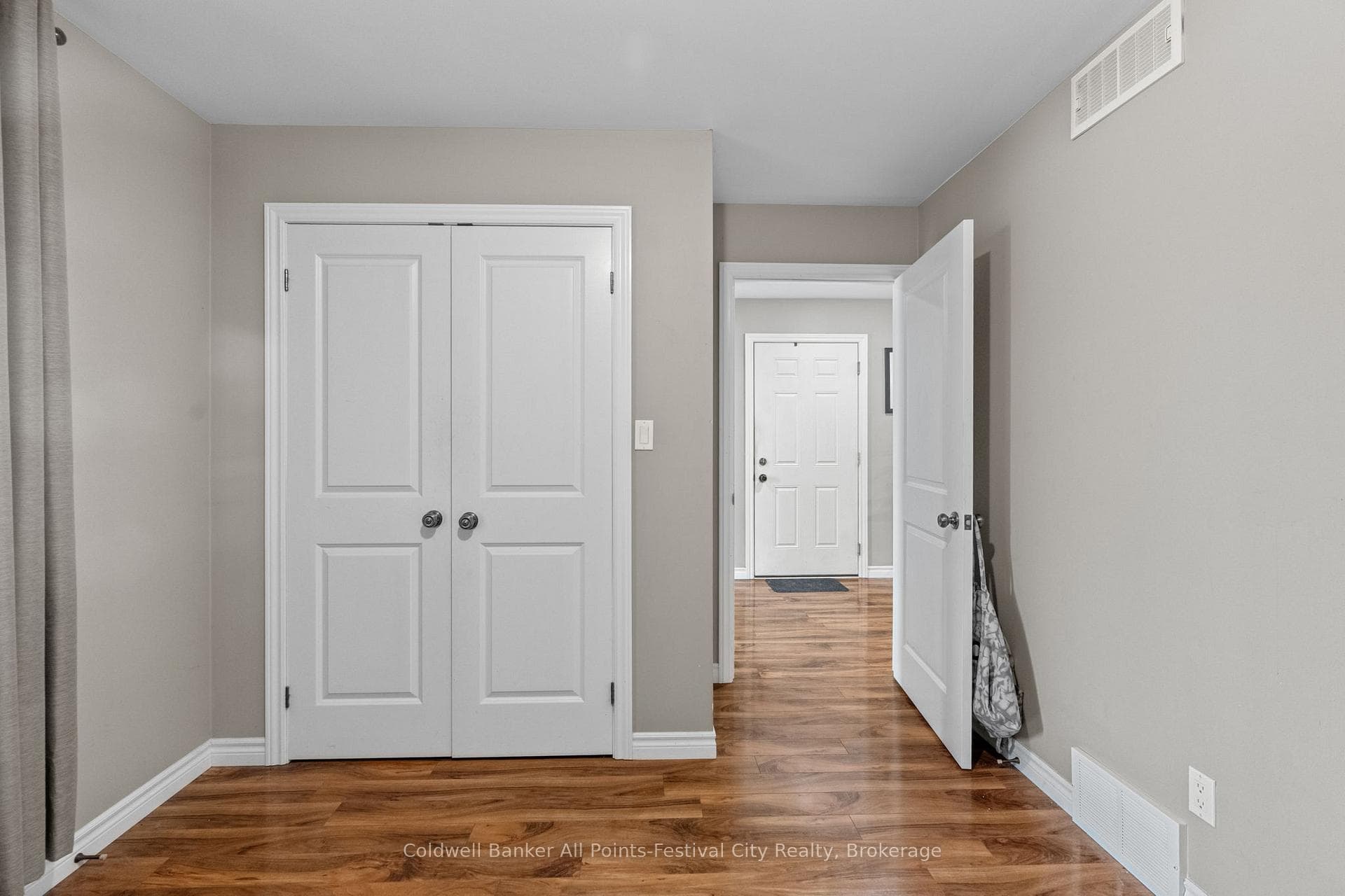 184 Toronto Boulevard photo 9