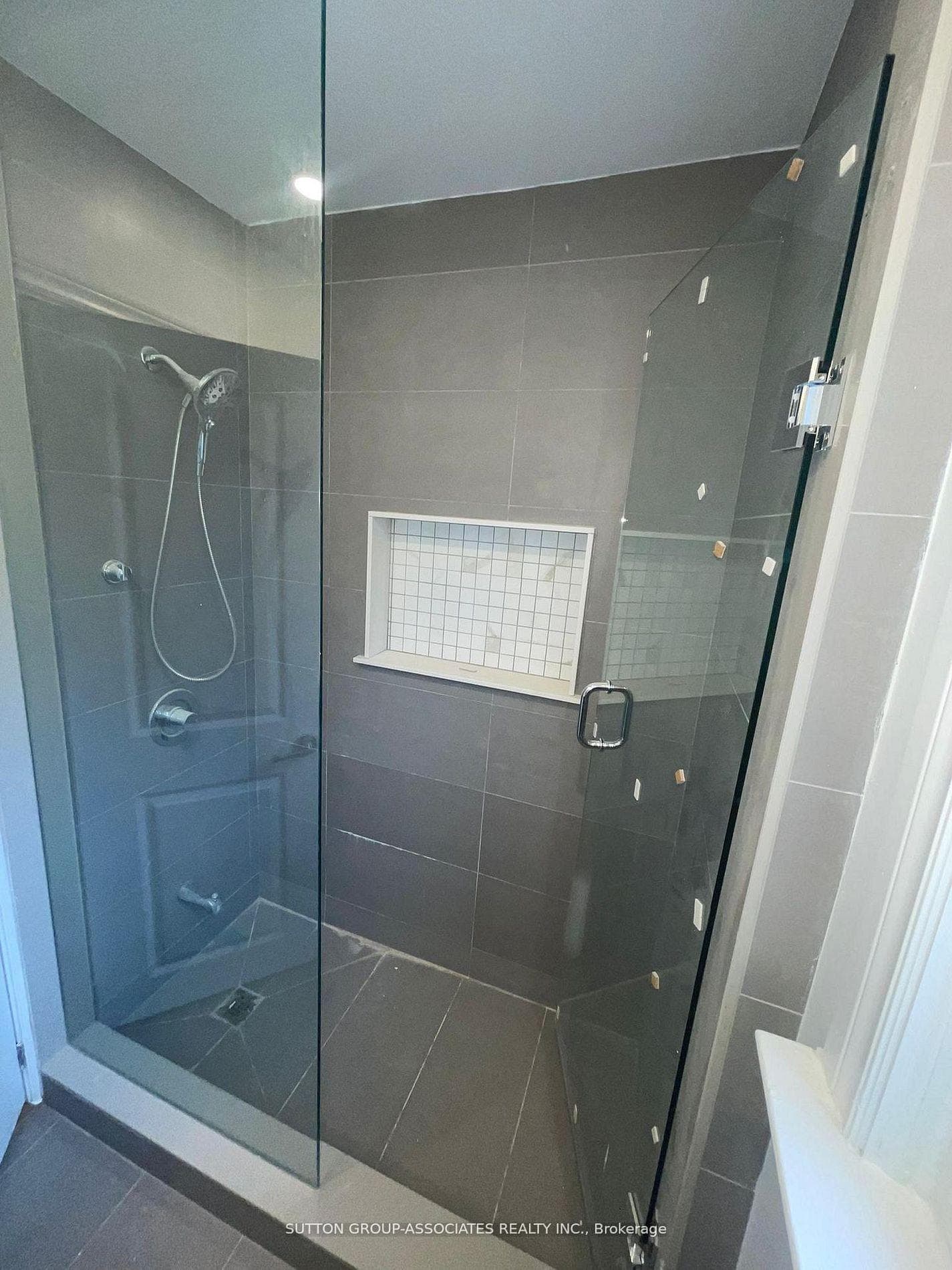 121 Yardley Avenue photo 12