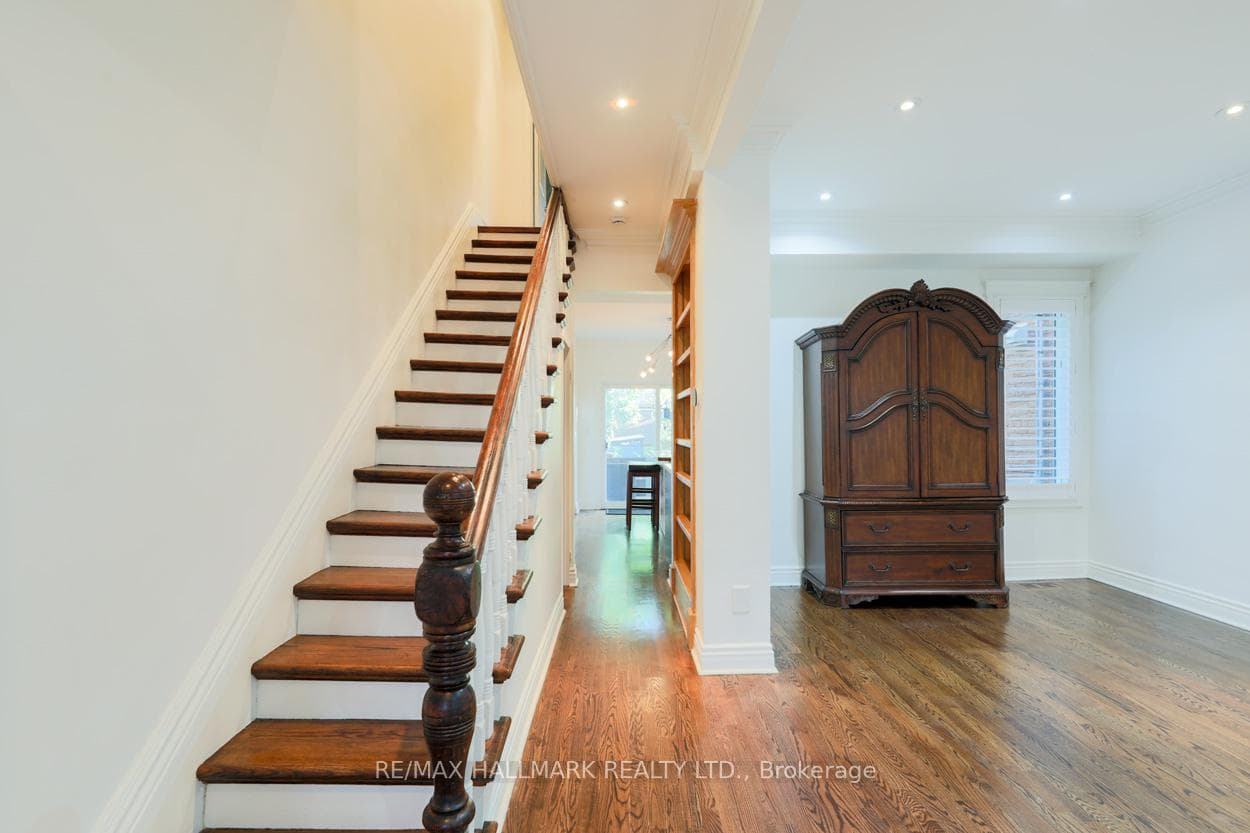 239 Bain Avenue photo 14