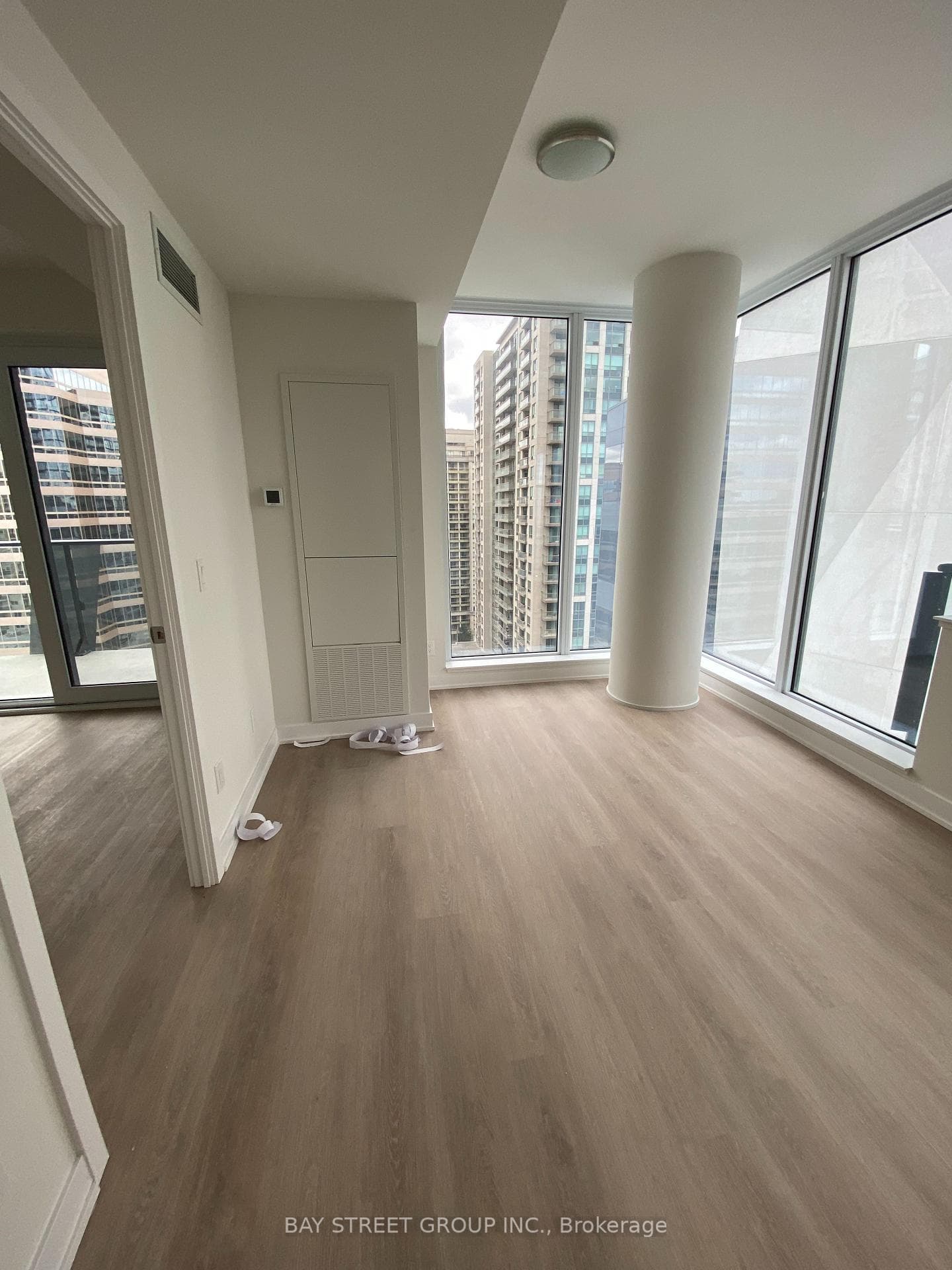 15 Ellerslie Avenue Unit 1202 photo 3