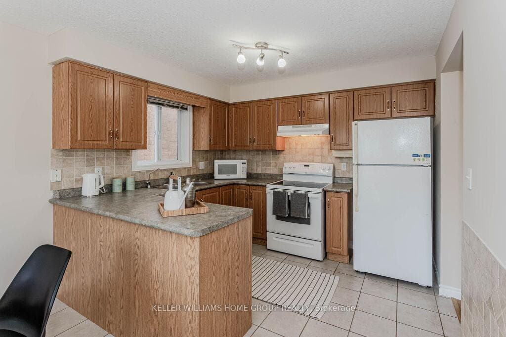 210 Rickson Avenue photo 11