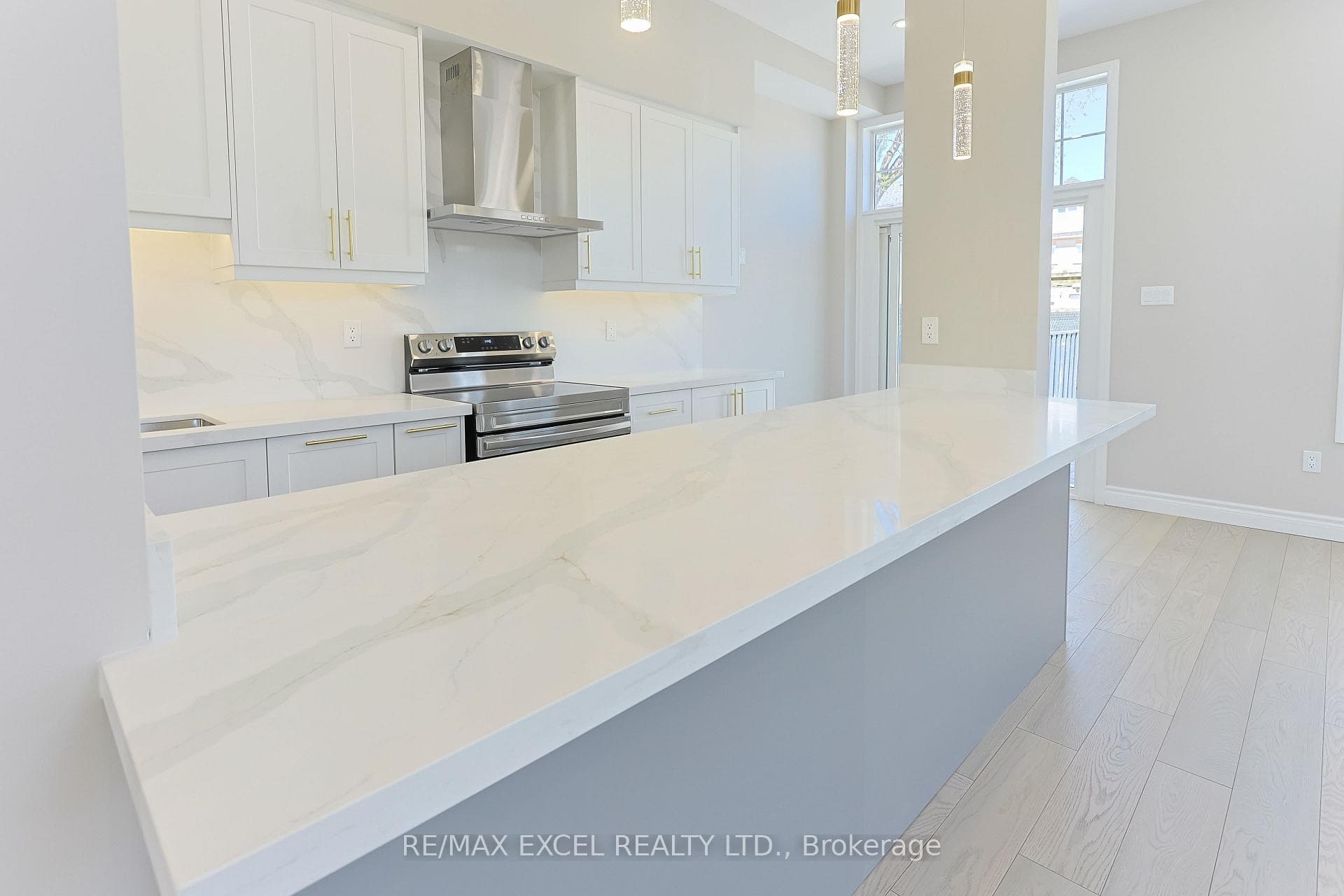 156 Riverlands Avenue photo 14