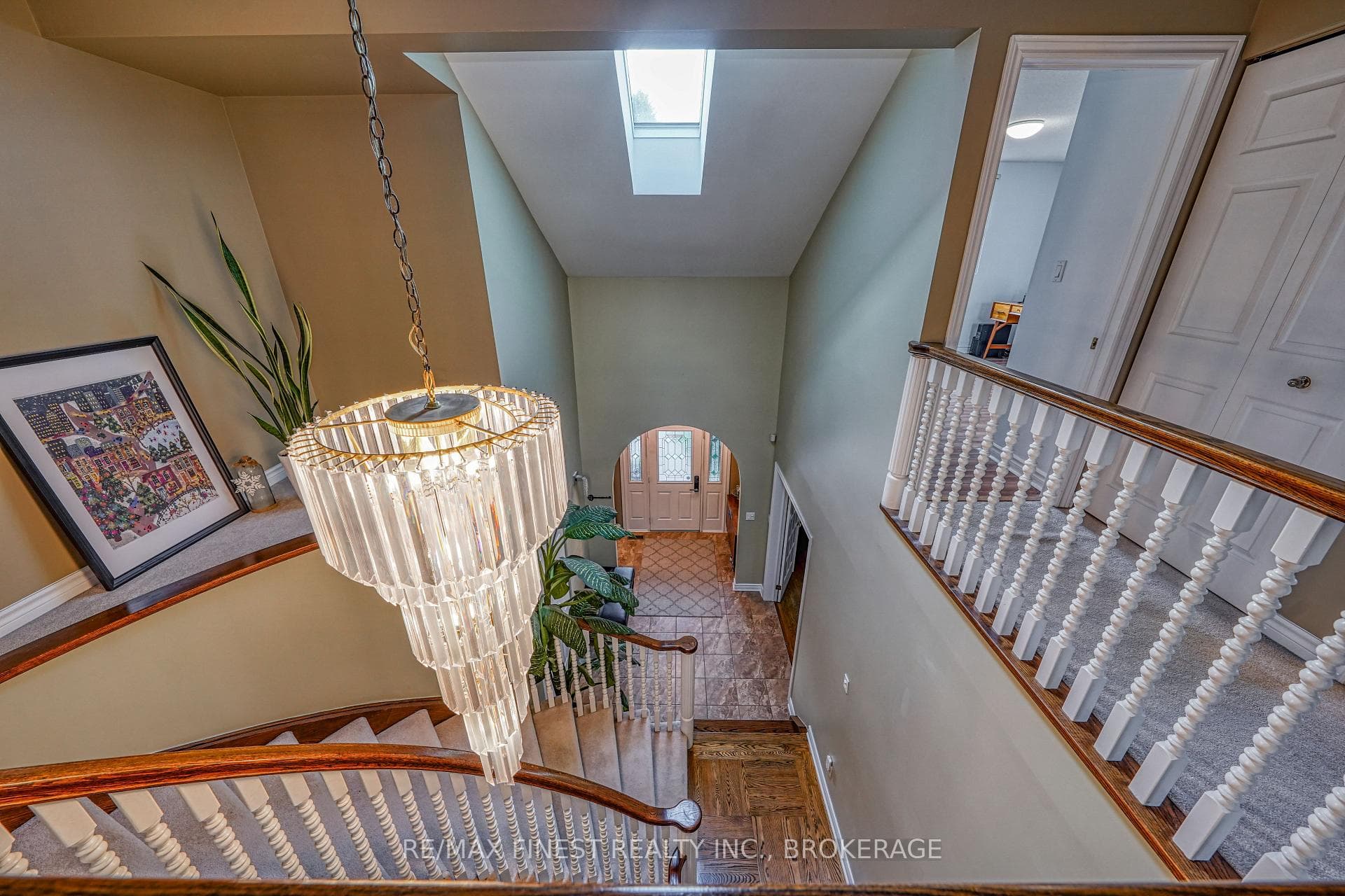 1082 Caitlin Crescent photo 28