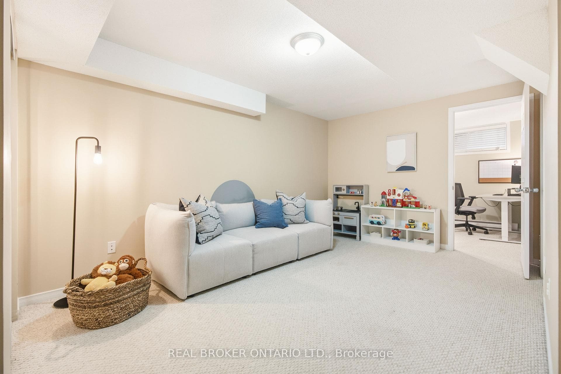 281 Freedom Private photo 29