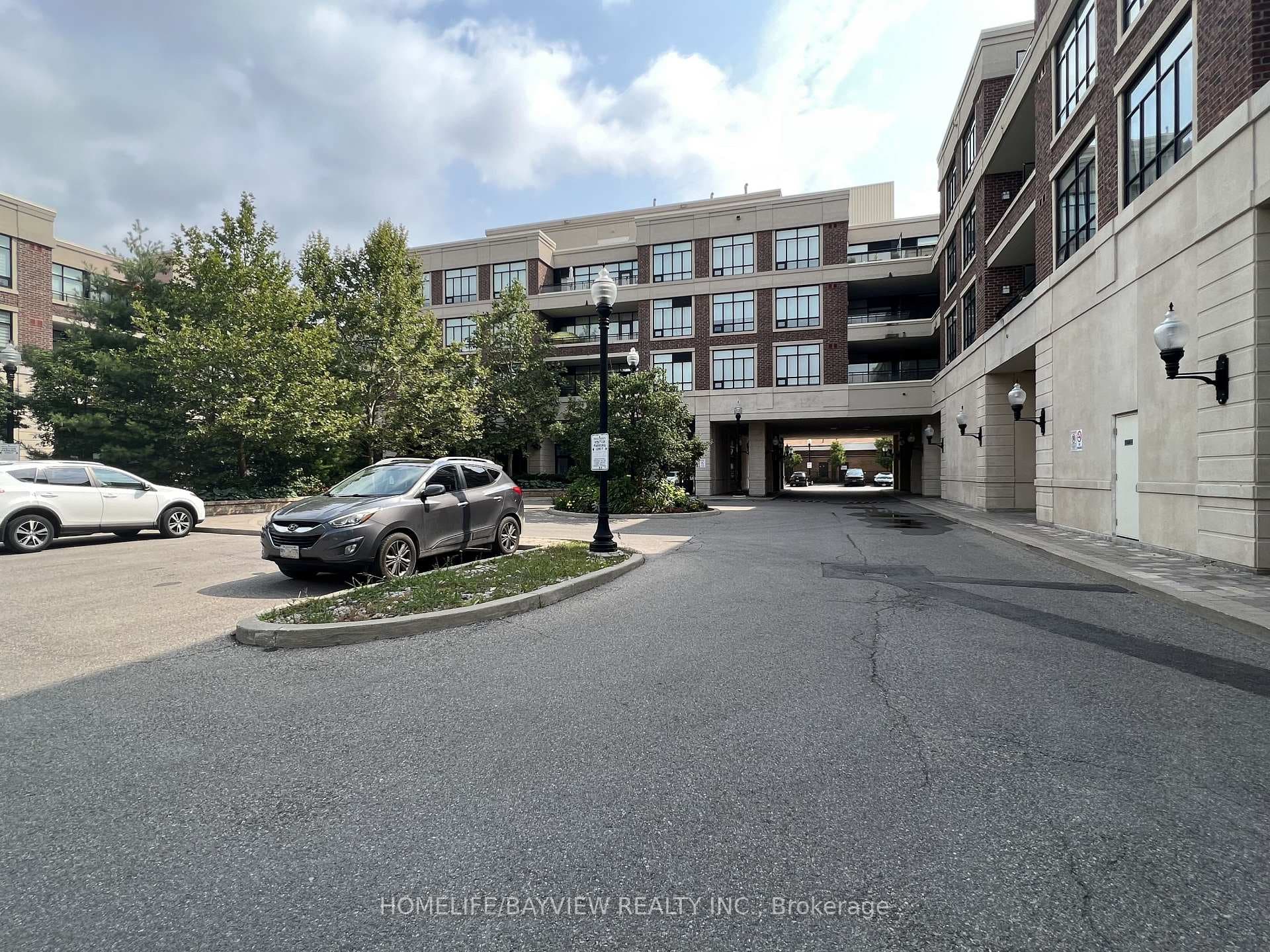 2396 Major Mackenzie Drive Unit 212 photo 11