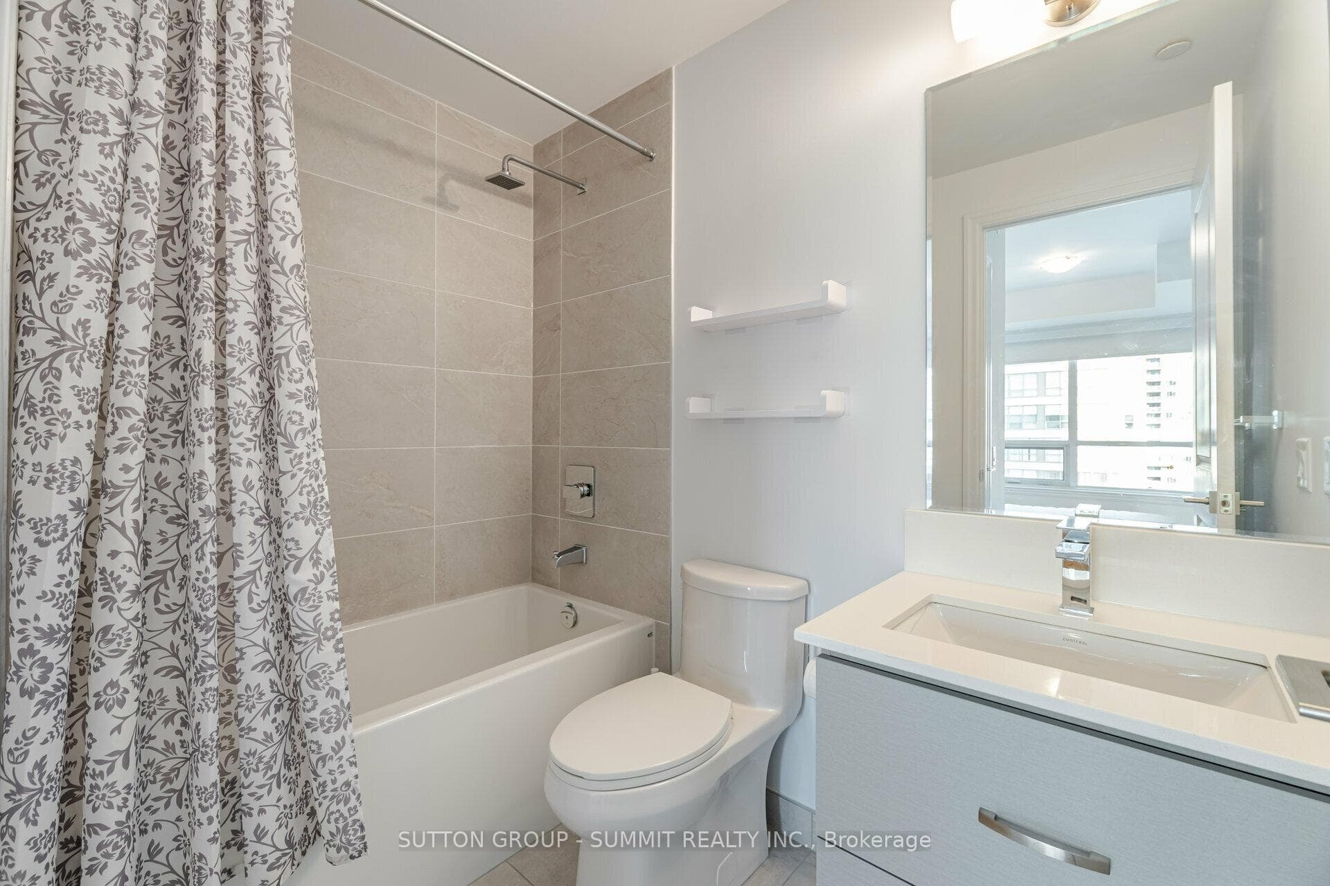 36 Elm Drive Unit 1510 photo 13