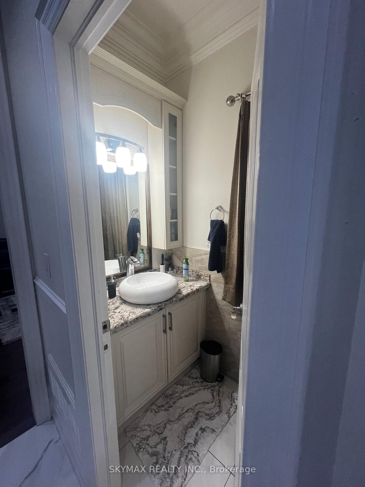 18 Burlington Street Unit Upper photo 3
