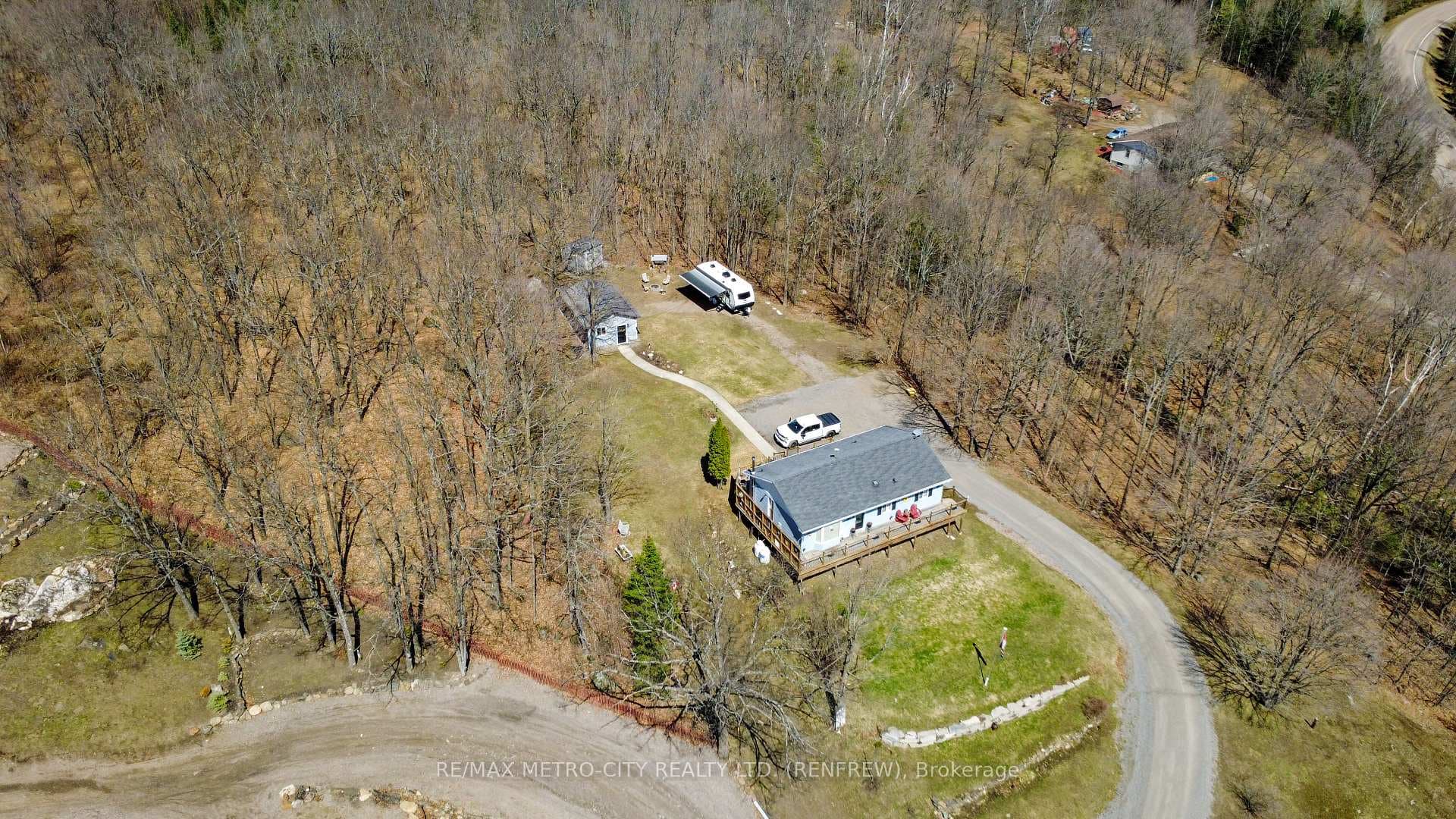 1513B Whelan Road photo 46