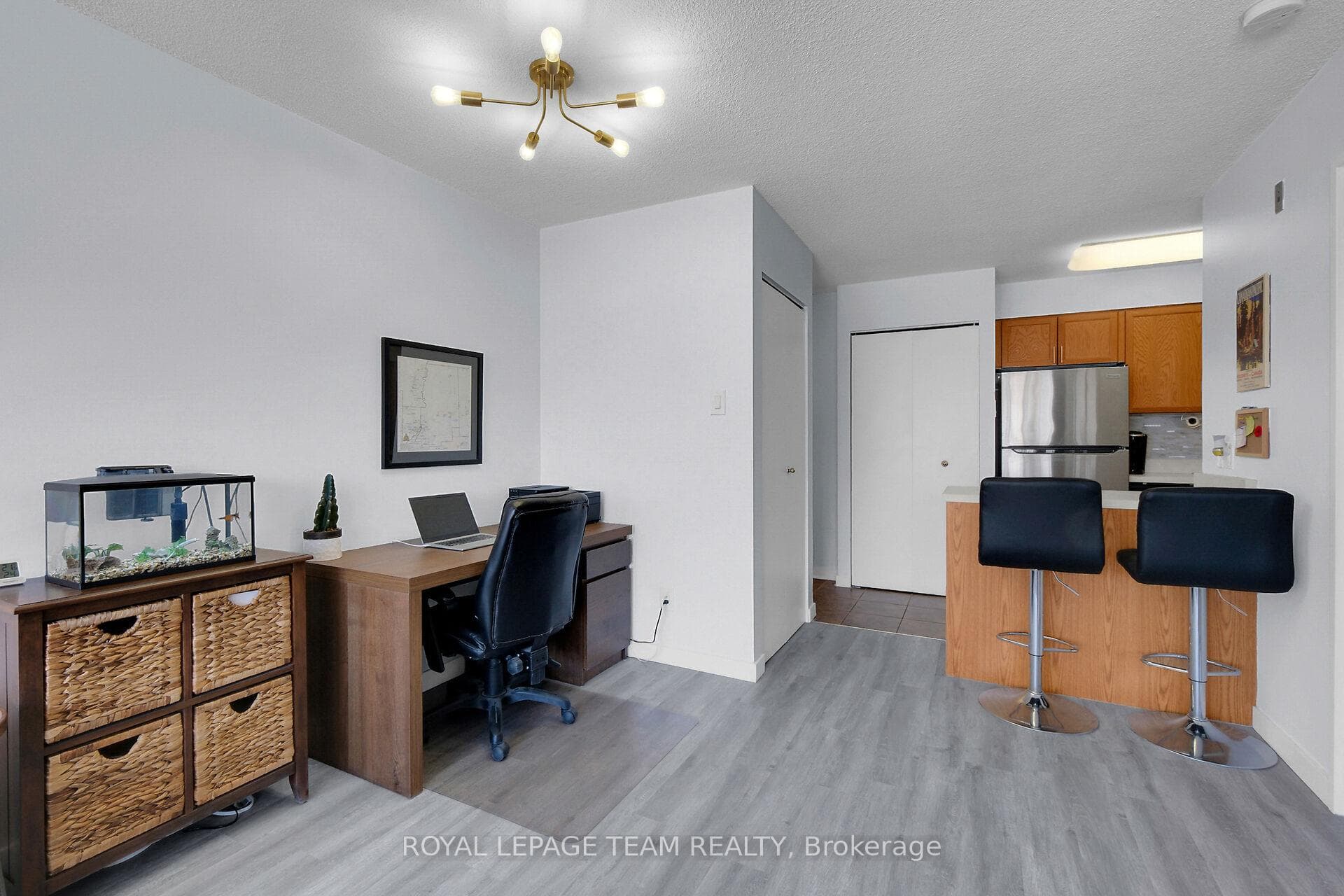 225 Alvin Road Unit 401 photo 17