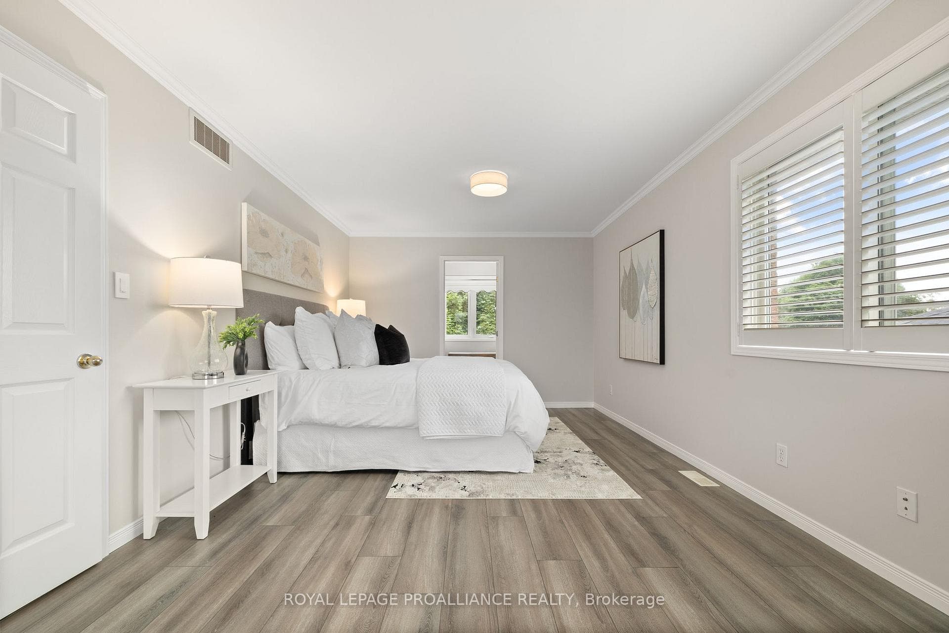 8 Linden Lane photo 31