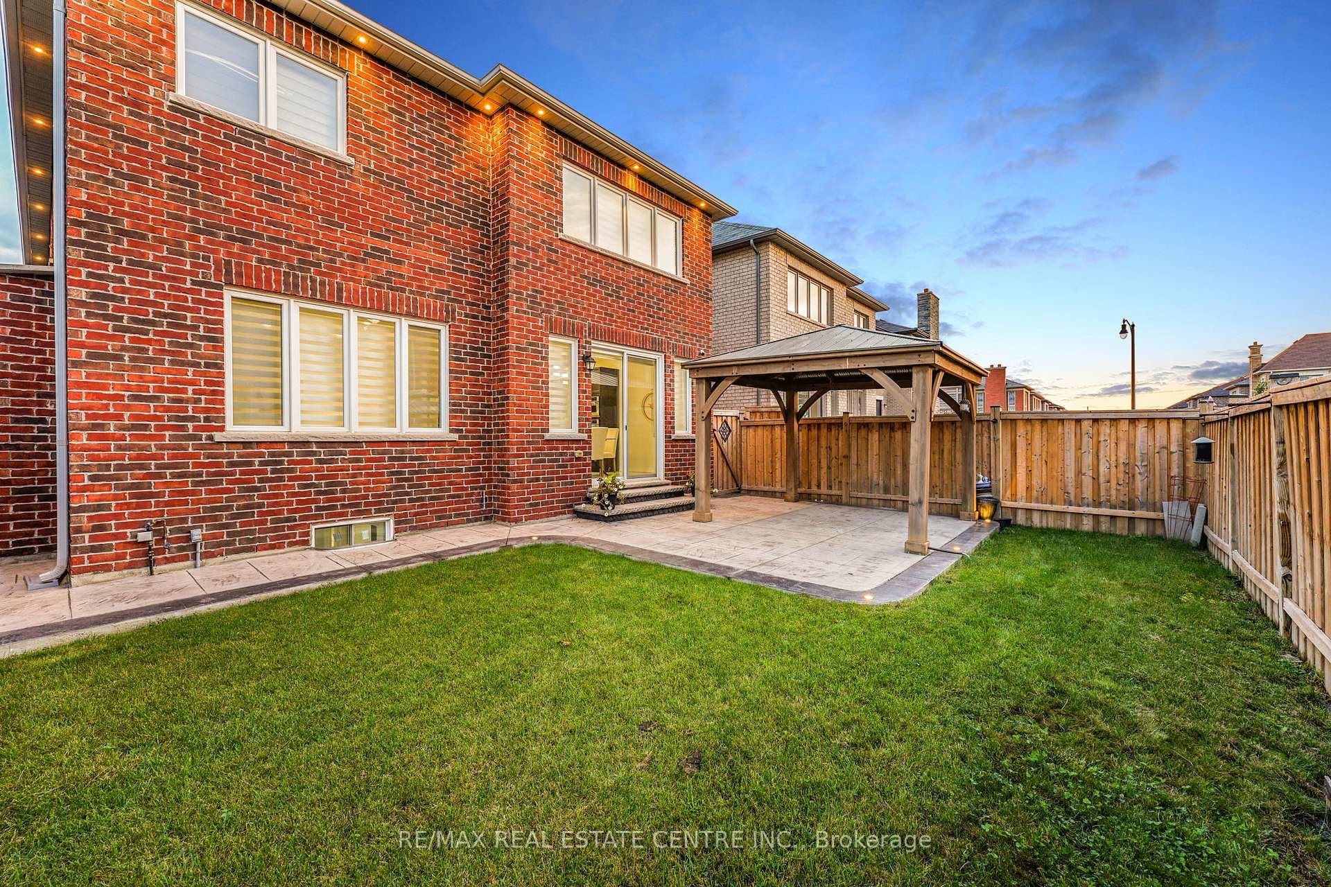 5 Forsyth Crescent photo 24