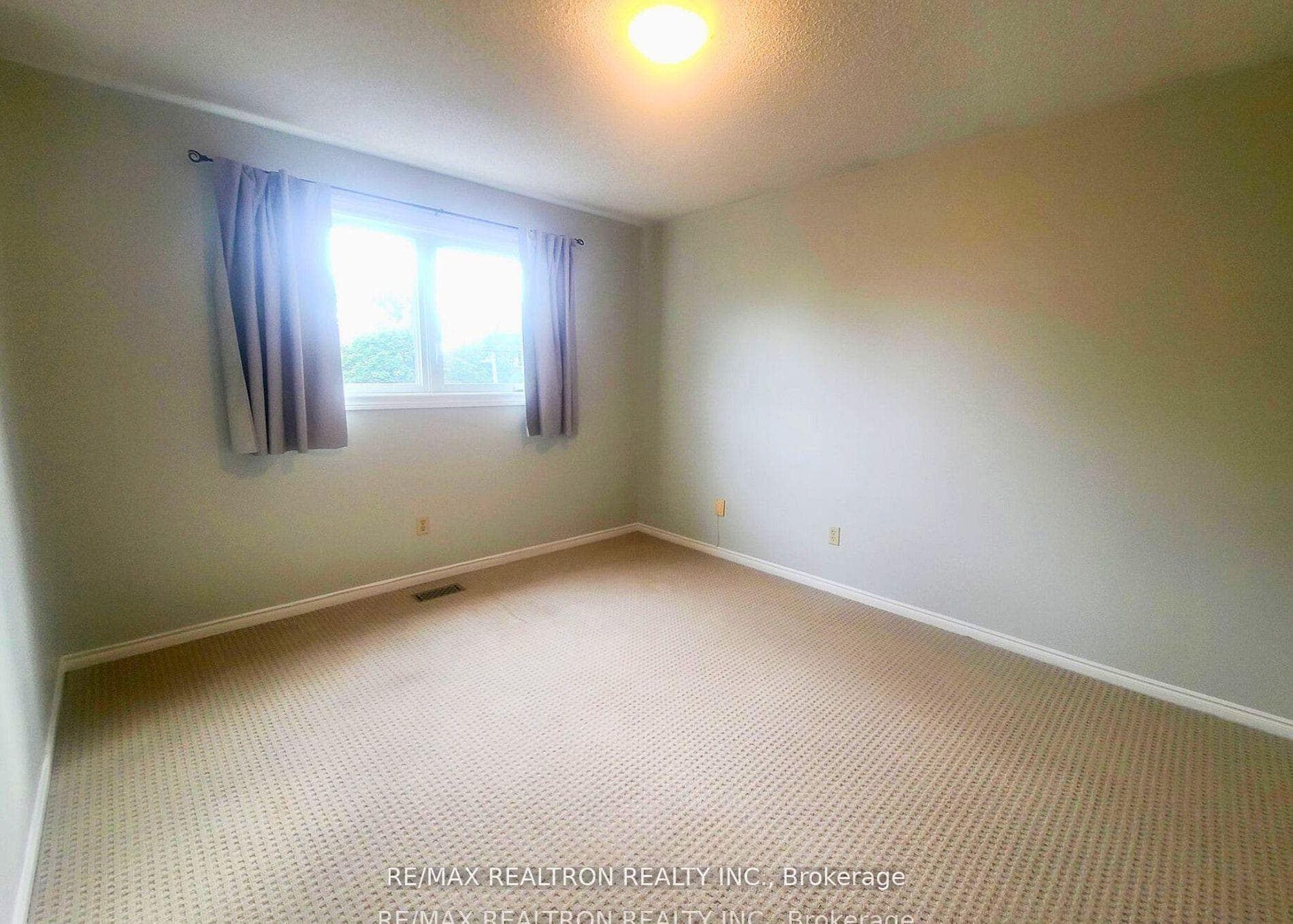 1219 Winterbourne Drive photo 9