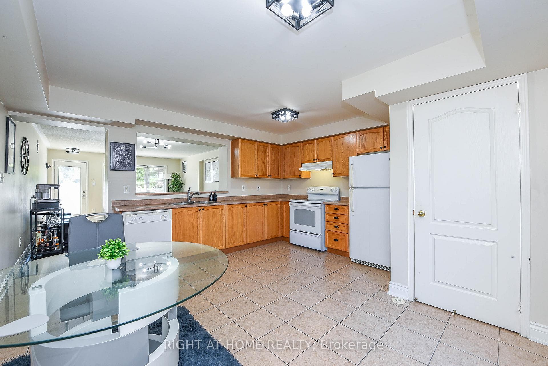 3335 Thomas Street Unit 13 photo 9