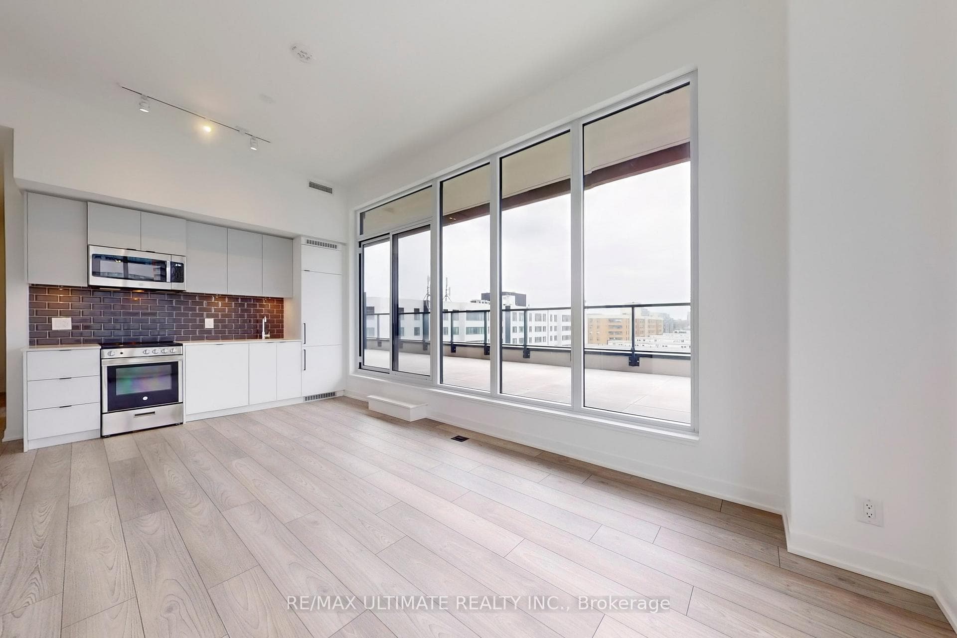 285 Dufferin Street Unit 509 photo 9