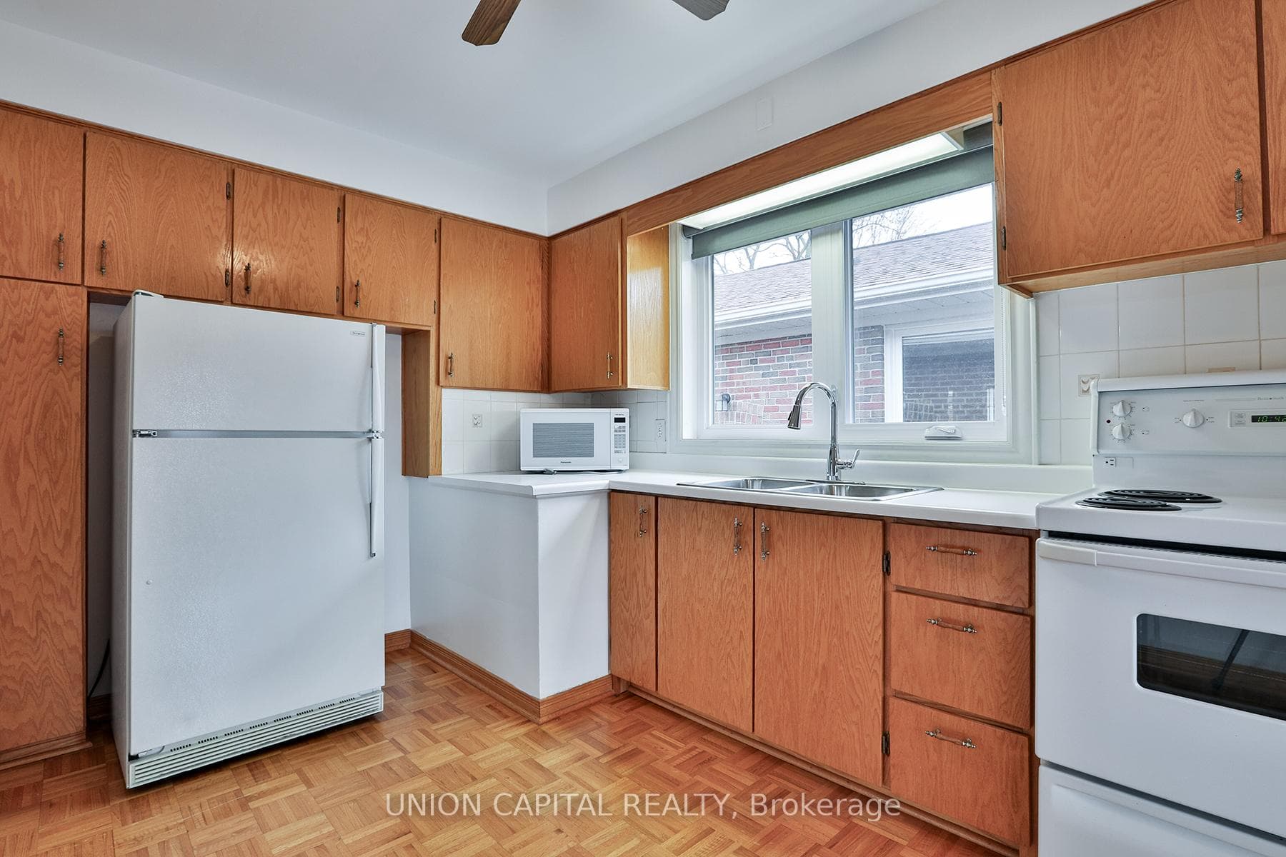 12 Anola Place photo 16