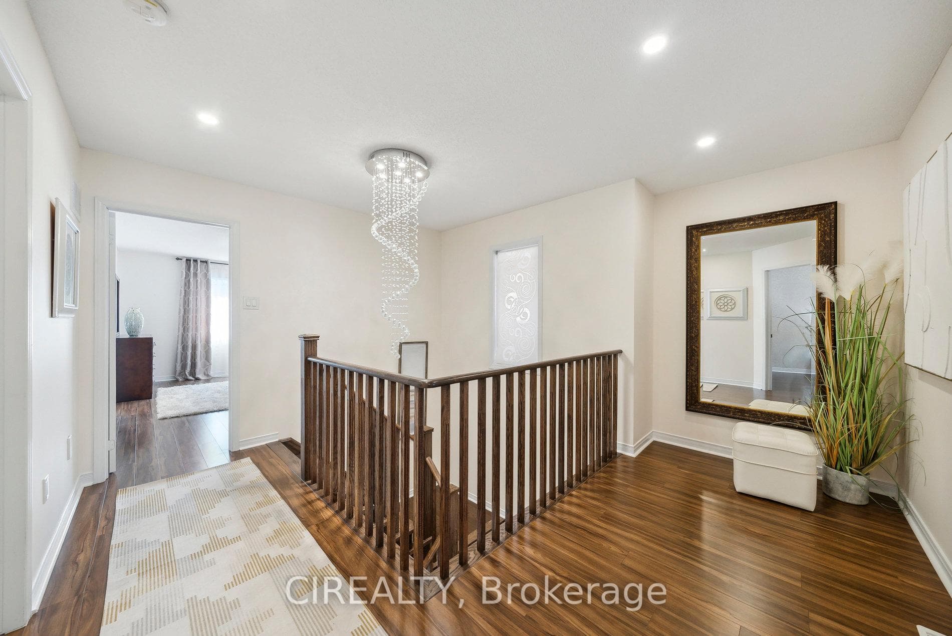 68 Westcliffe Crescent photo 12
