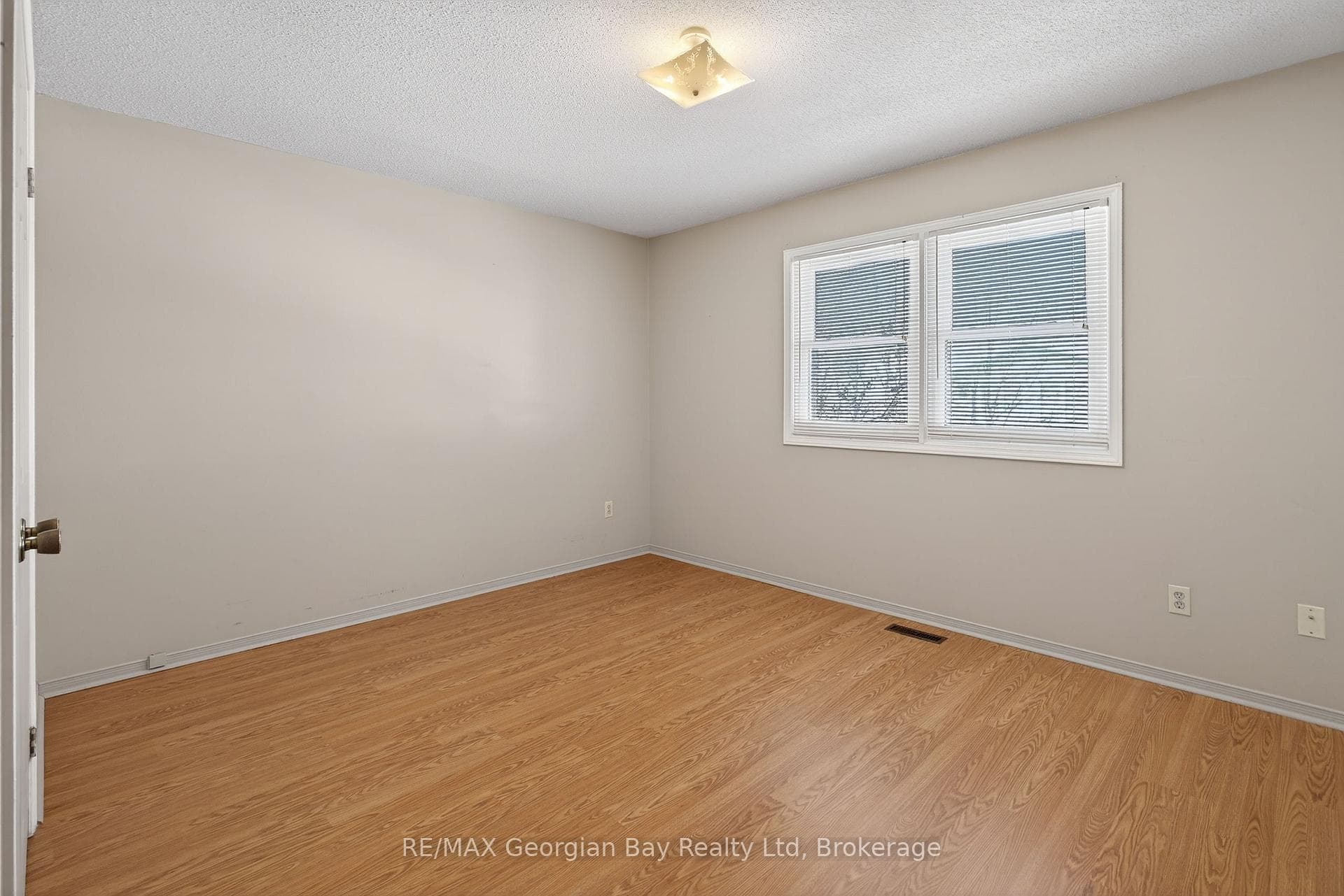 1032 Dominion Avenue photo 13