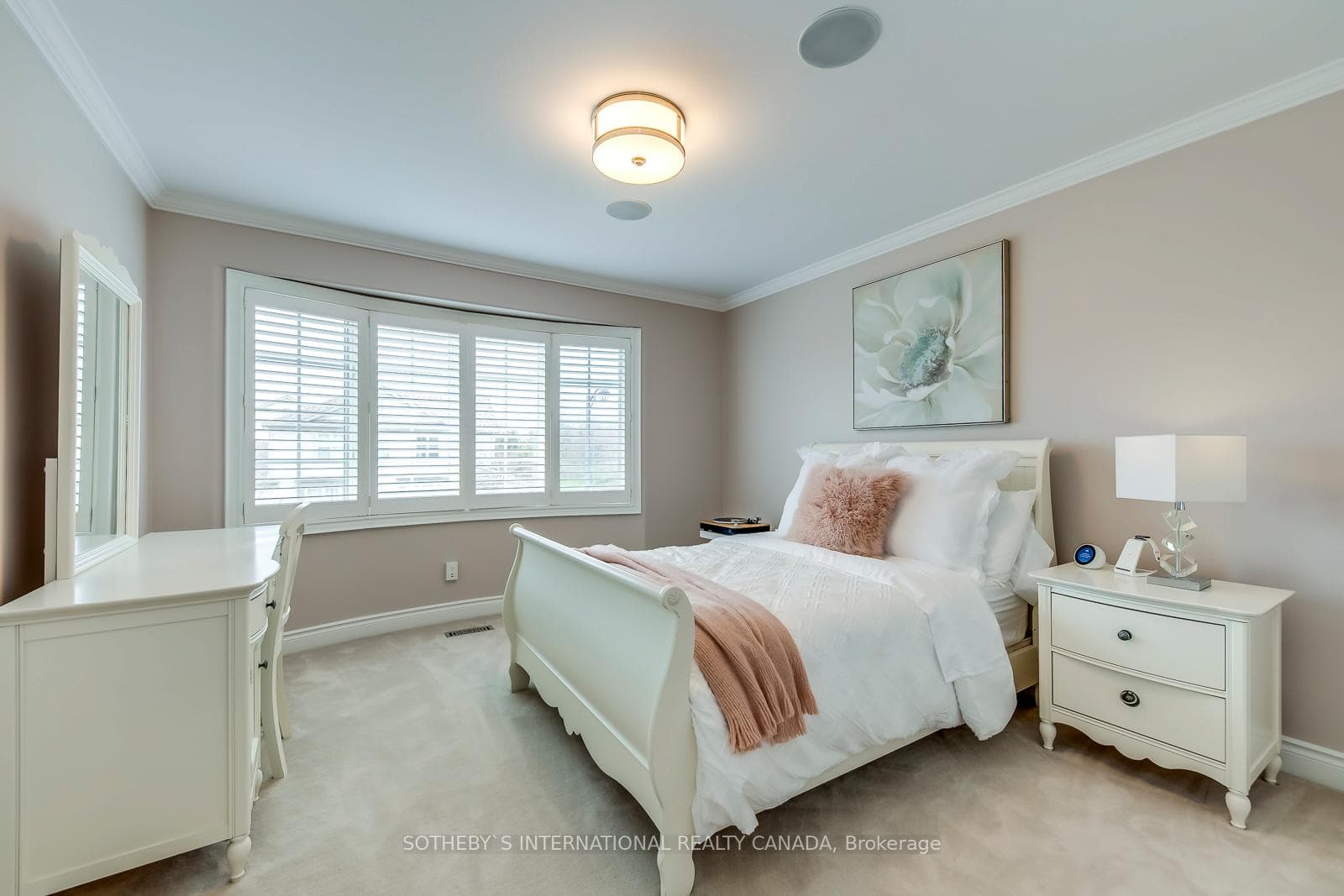 577 Renshaw Court photo 24
