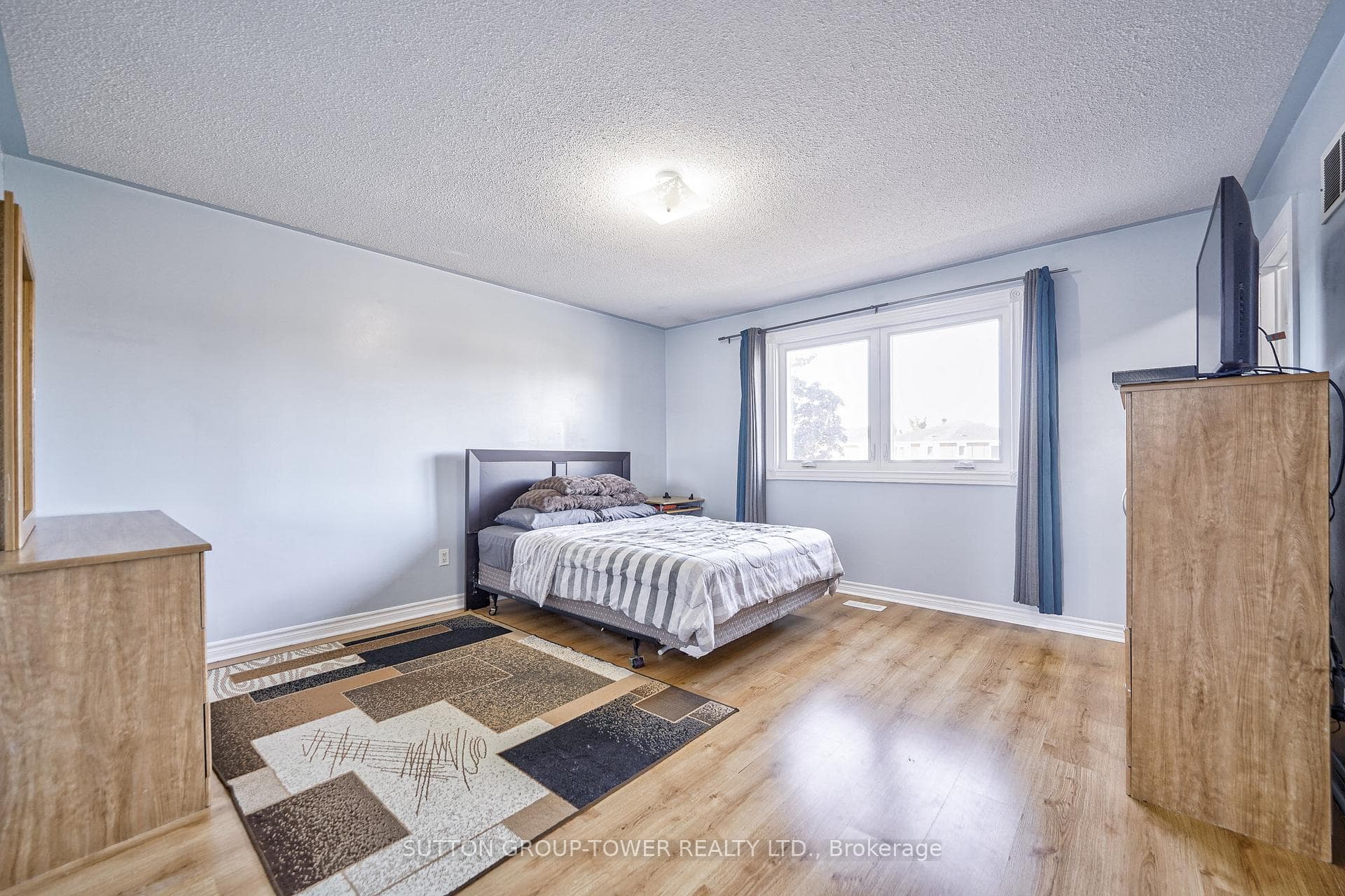 51 Dumfries Avenue photo 18