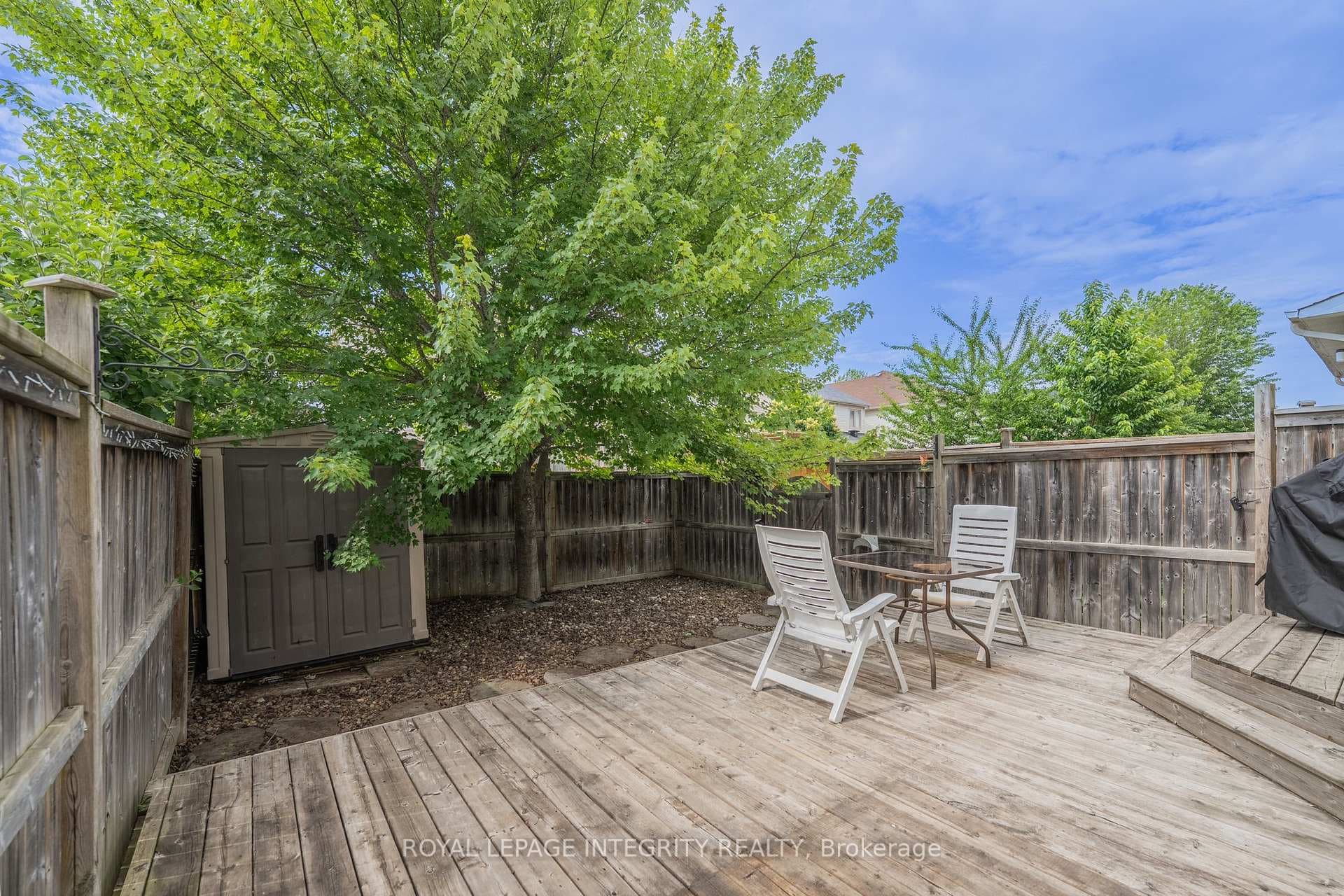 160 DEERCROFT Avenue photo 31