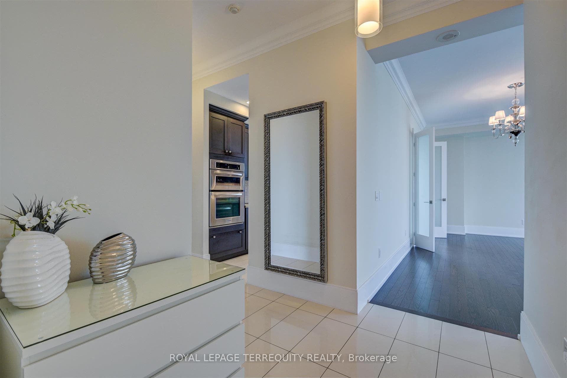 70 Roehampton Avenue Unit 2521 photo 5