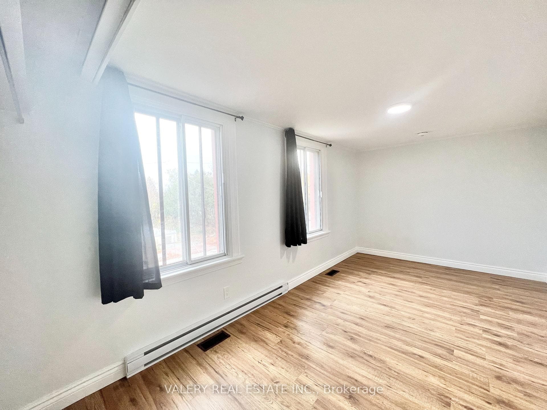 67 Queen Mary Street Unit B photo 6
