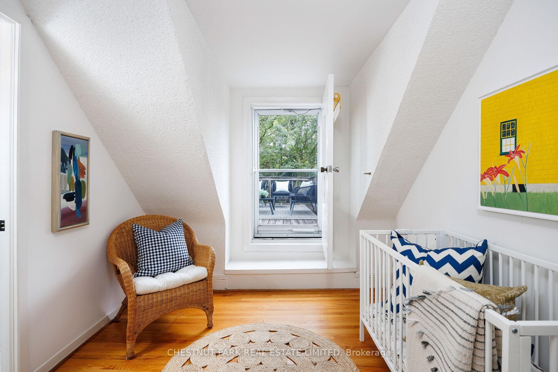272 Robert Street photo 40