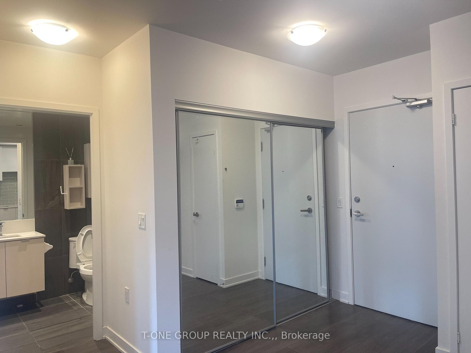 195 Redpath Avenue Unit 608 photo 7