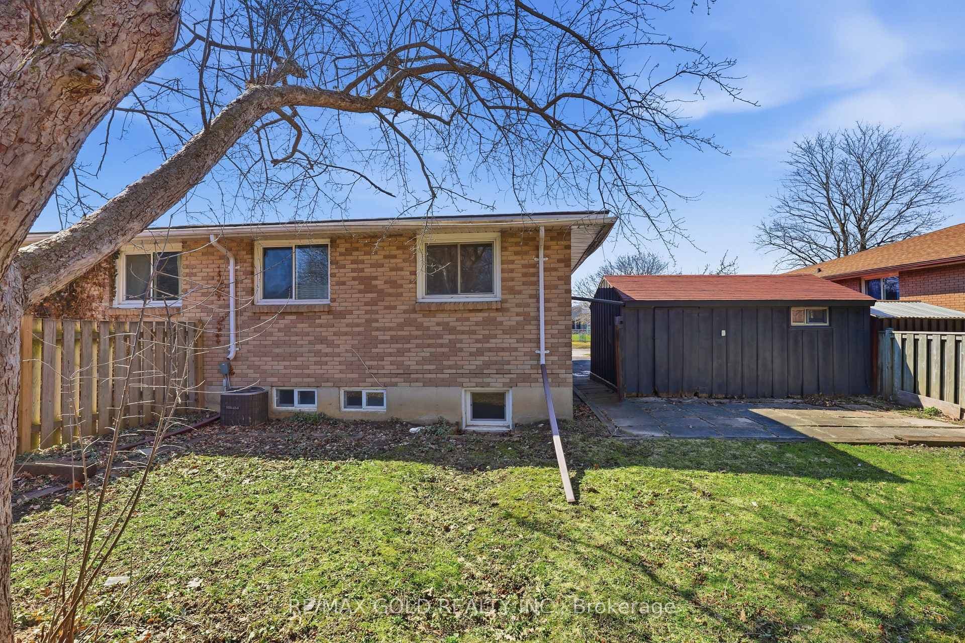 231A Cedarbrae Avenue photo 16