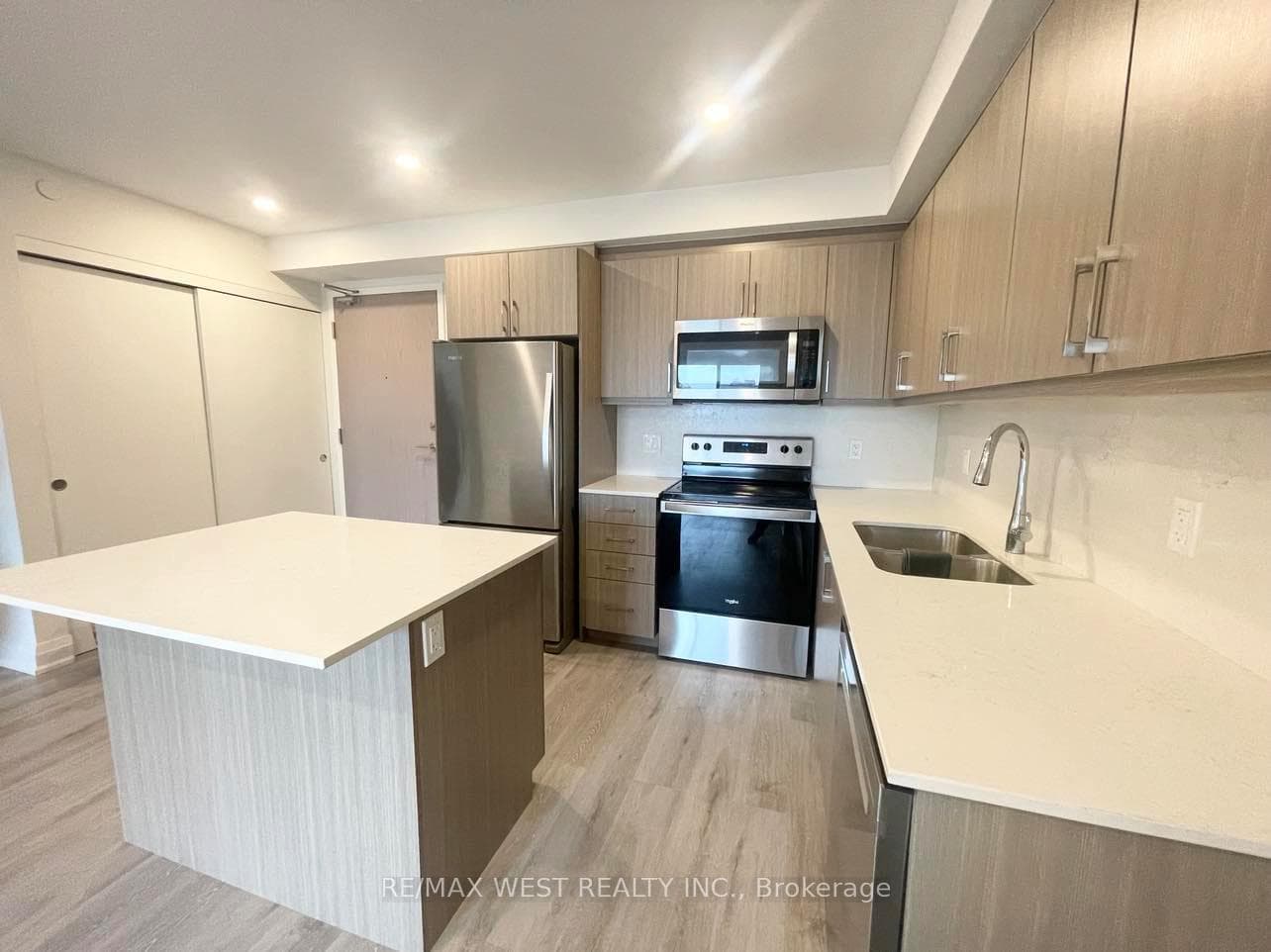 58 Lakeside Terrace Unit 301 photo 5