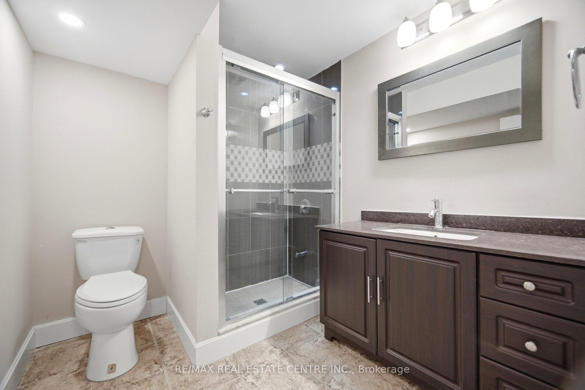1135 Solomon Court photo 38