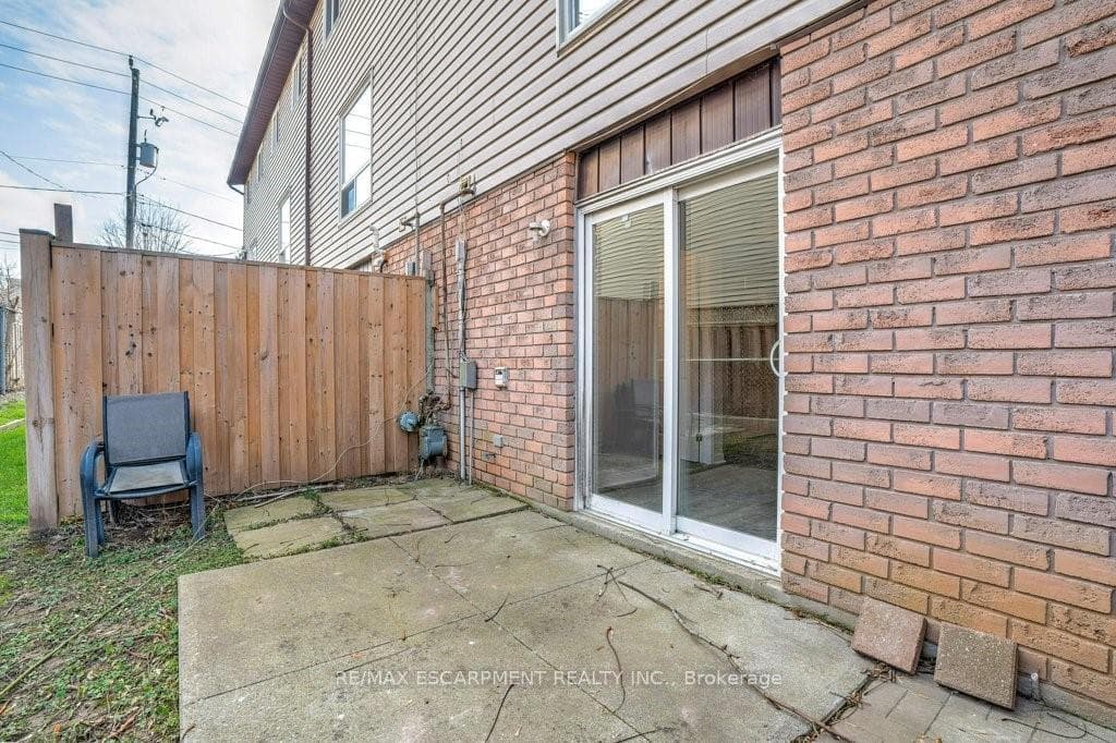 24 Bond Street Unit D photo 9