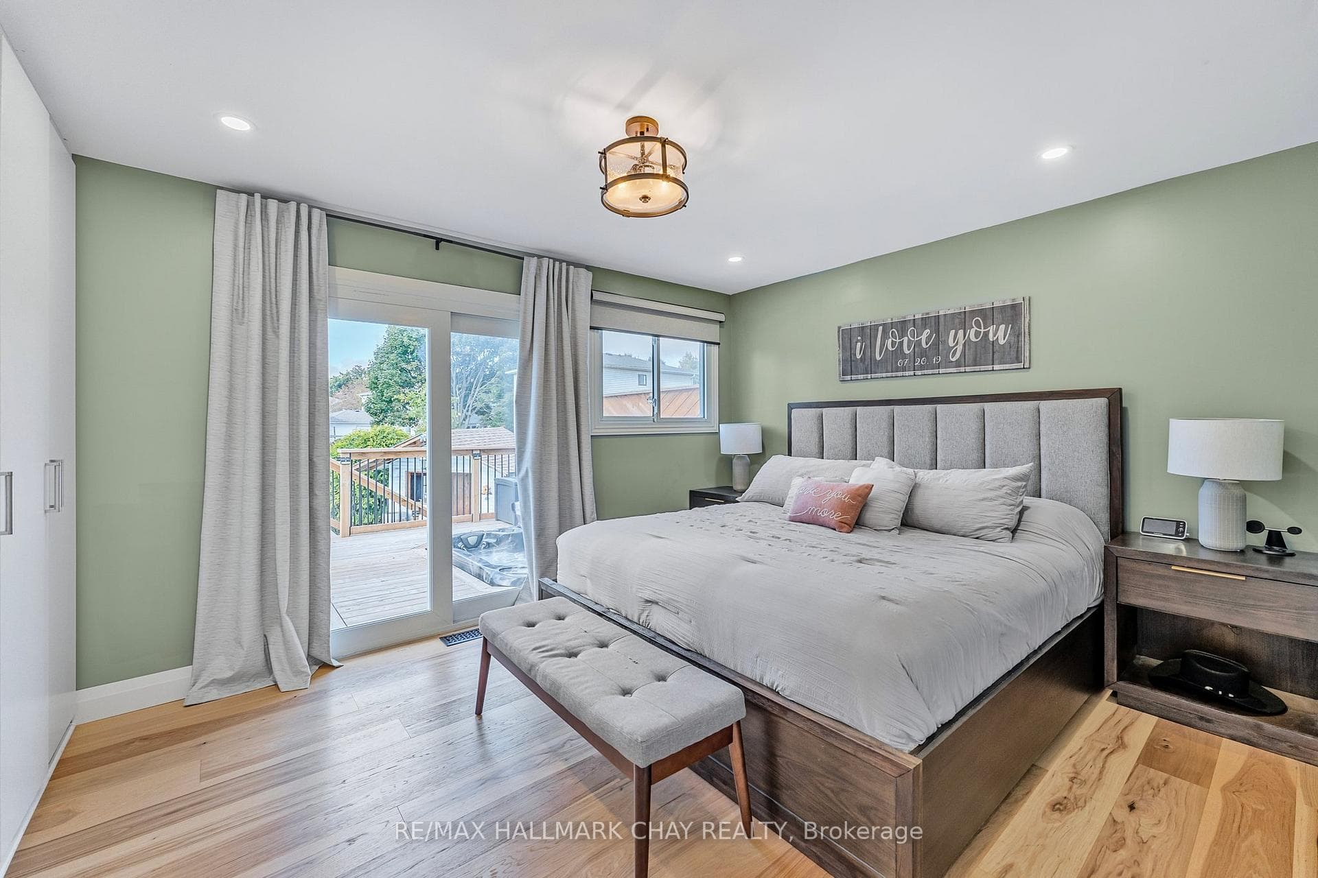 2530 Holiday Way photo 15