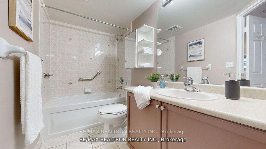 23 Hollywood Avenue Unit 1708 photo 21