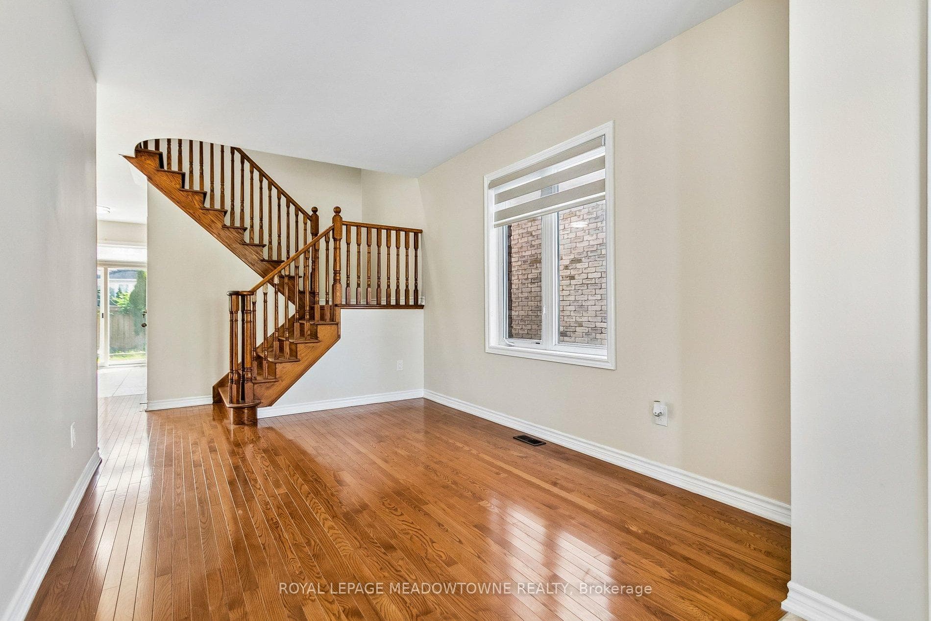 15 Learmont Avenue Unit Upper photo 7
