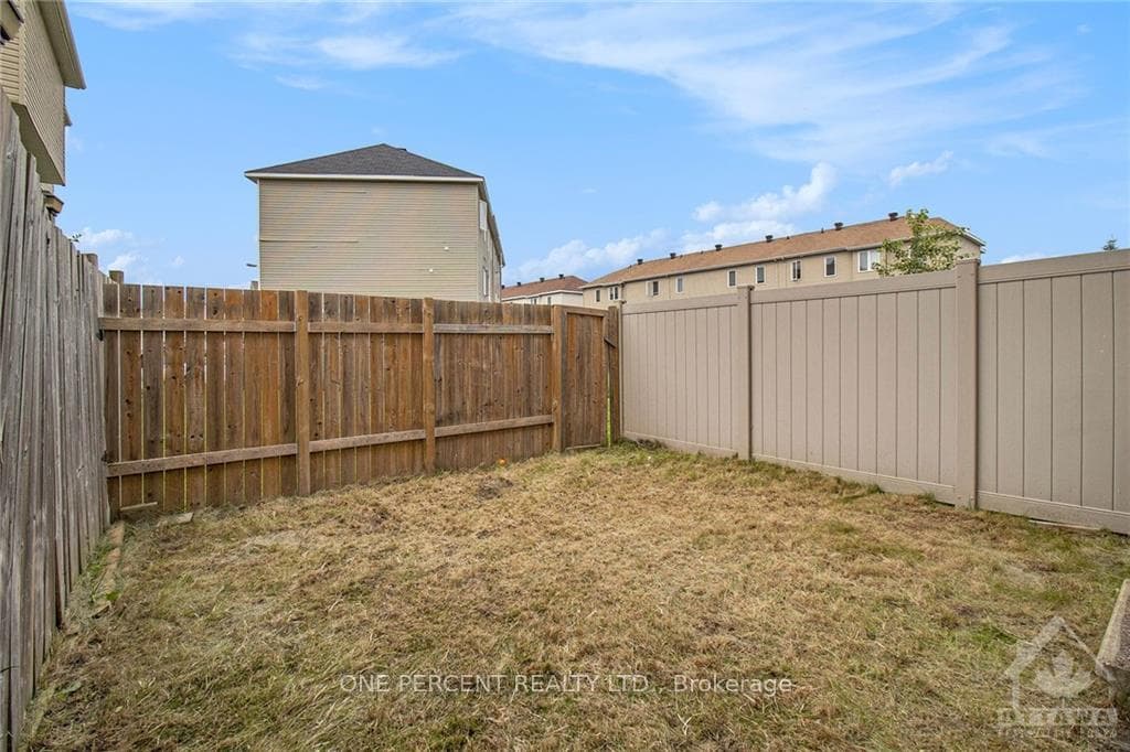370 MOFFATT POND Court photo 4