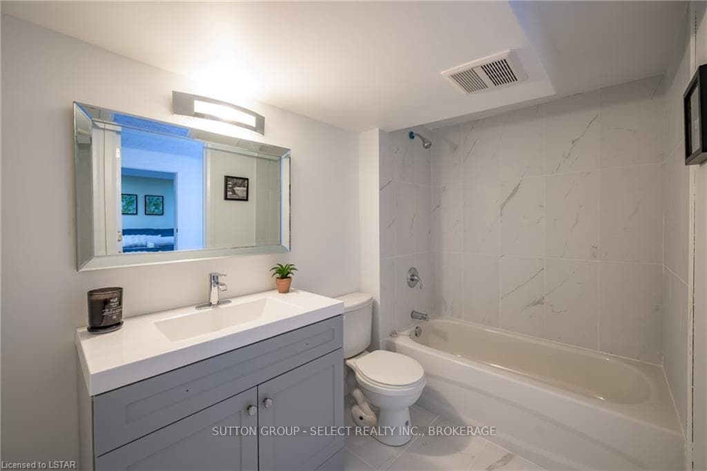 6 KIRKTON Court photo 36