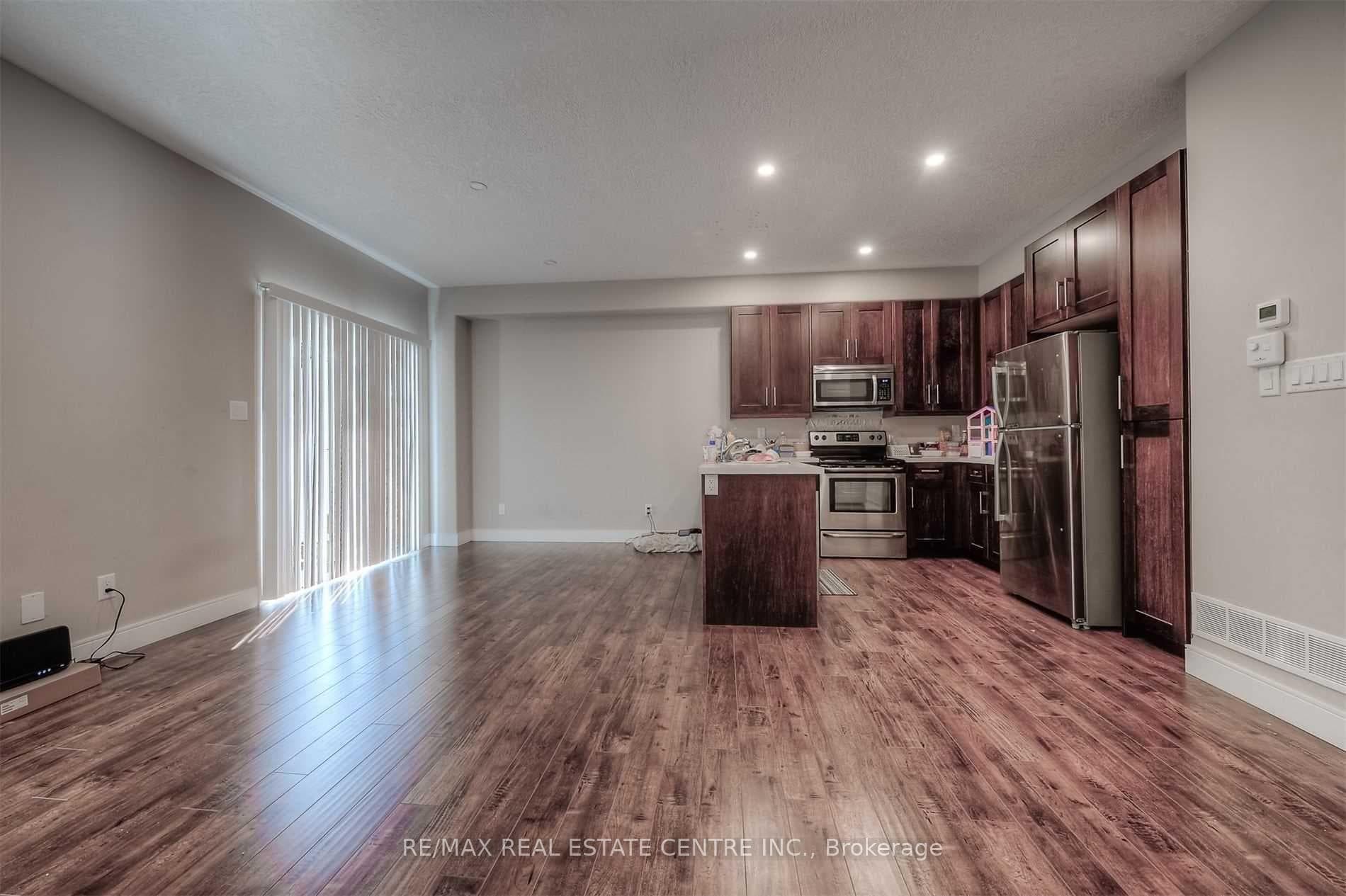 292 Falcon Drive Unit 8 photo 6